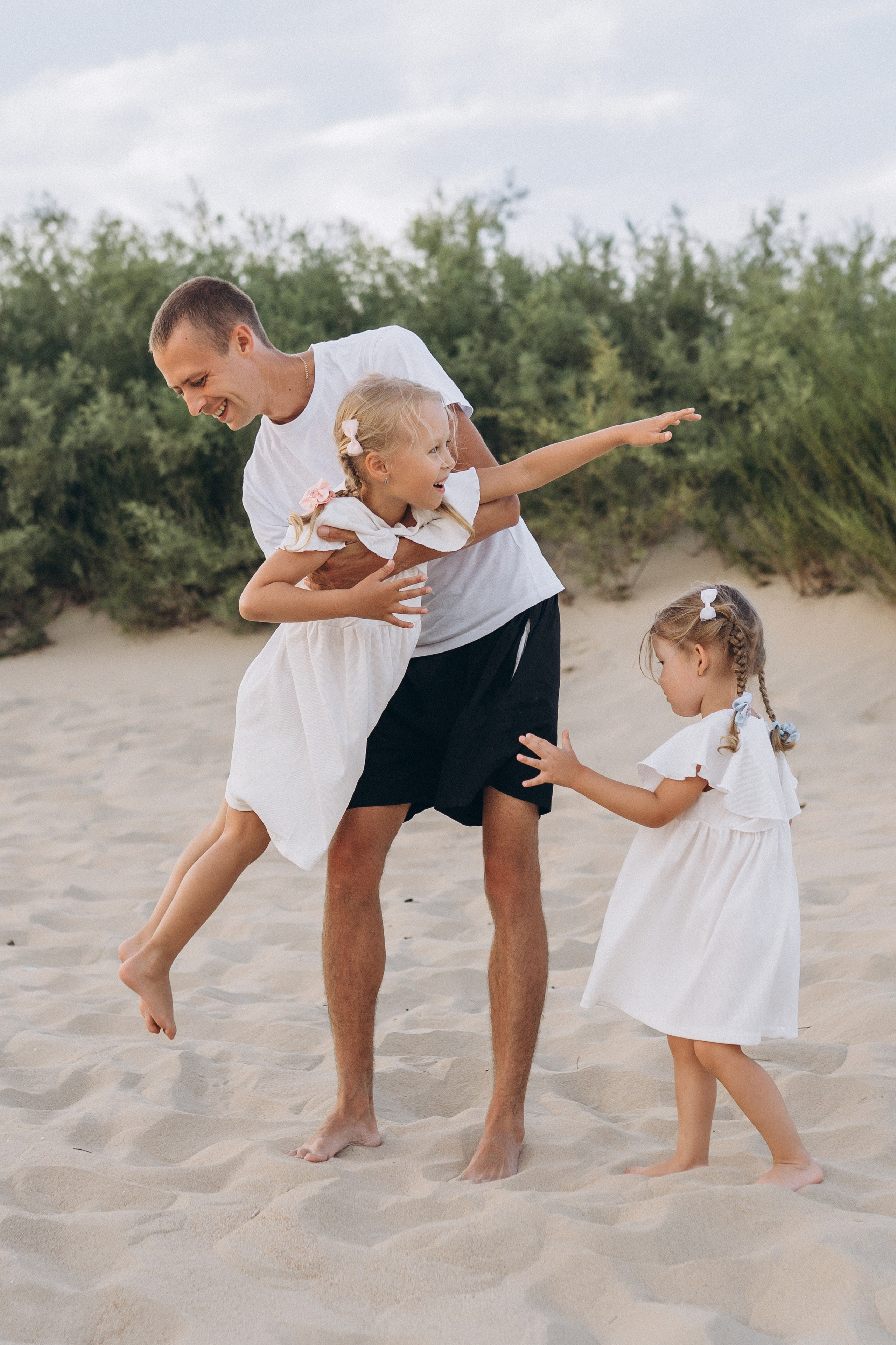Фотограф Голубицкой запечатлел три поколения семьи за совместной рыбалкой