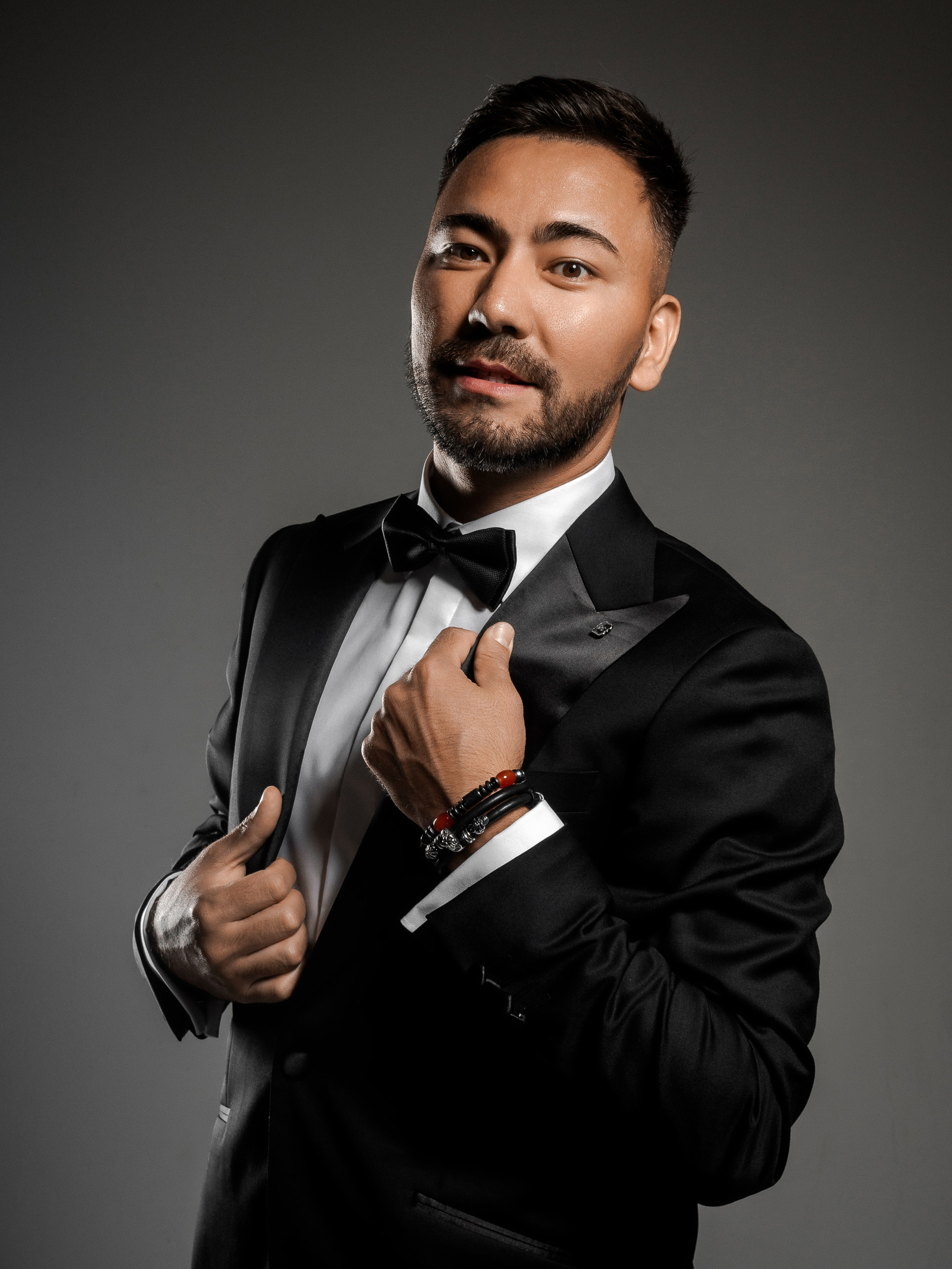 Ведущий Игорь Бекмамбетов. Flint — photographer