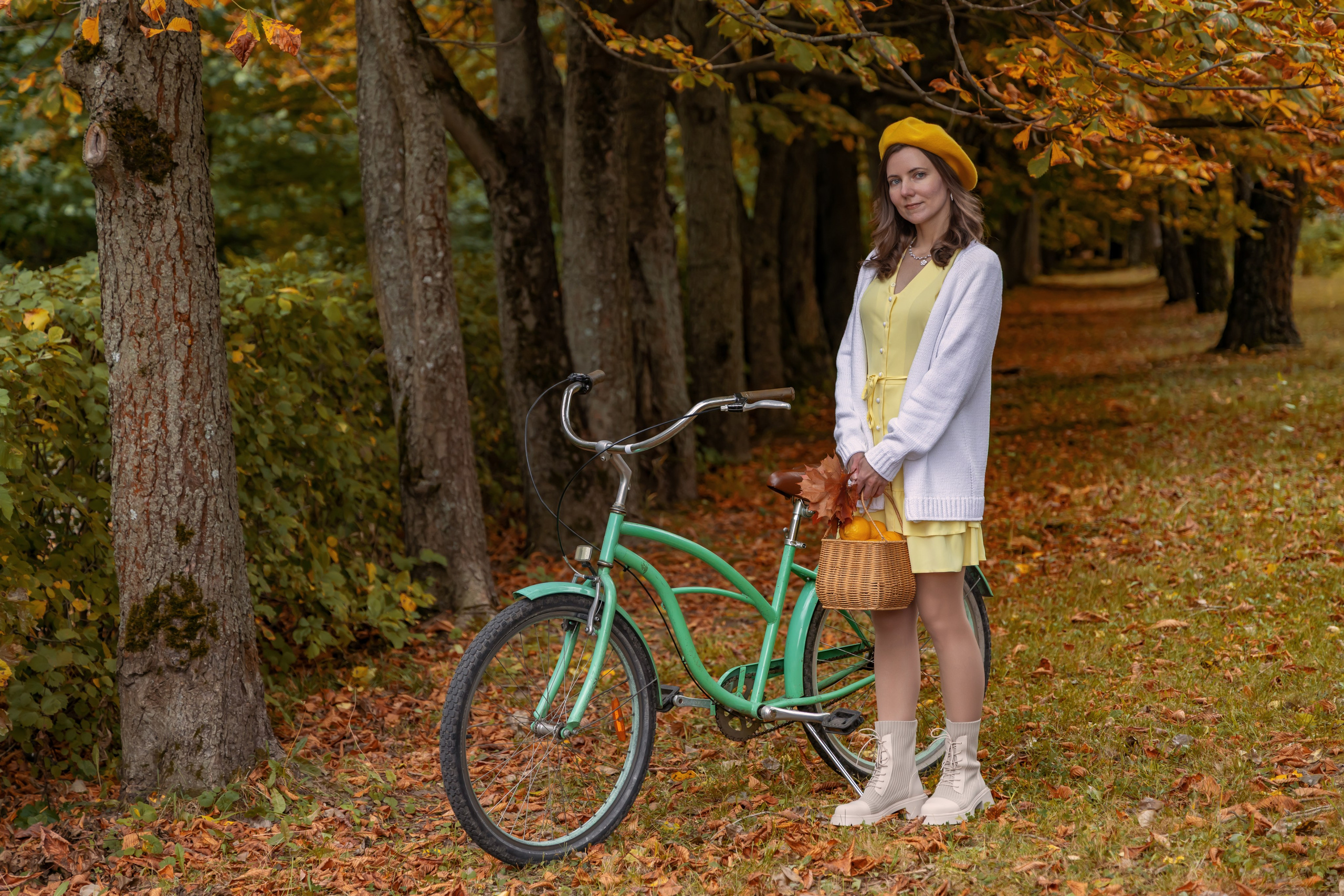 Жёлтая осень и ретро-велосипед. Репортажный, семейный и студийный фотограф в Москве Демин Алексей