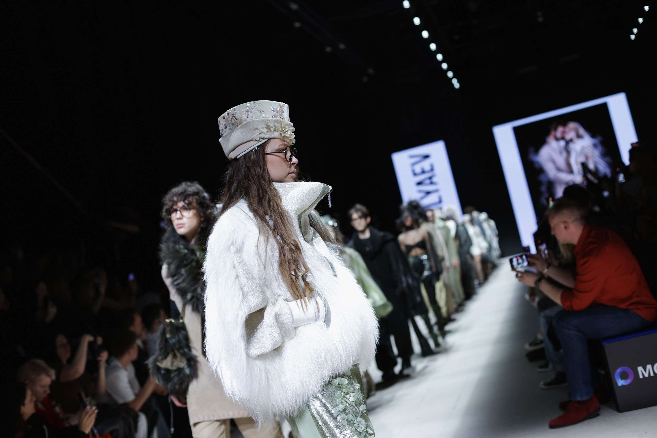 Показ IGOR GULYAEV — Moscow Fashion Week 19/03. Jane Kudryavtseva | MODEL PHOTO, PORTRAIT & EVENTS