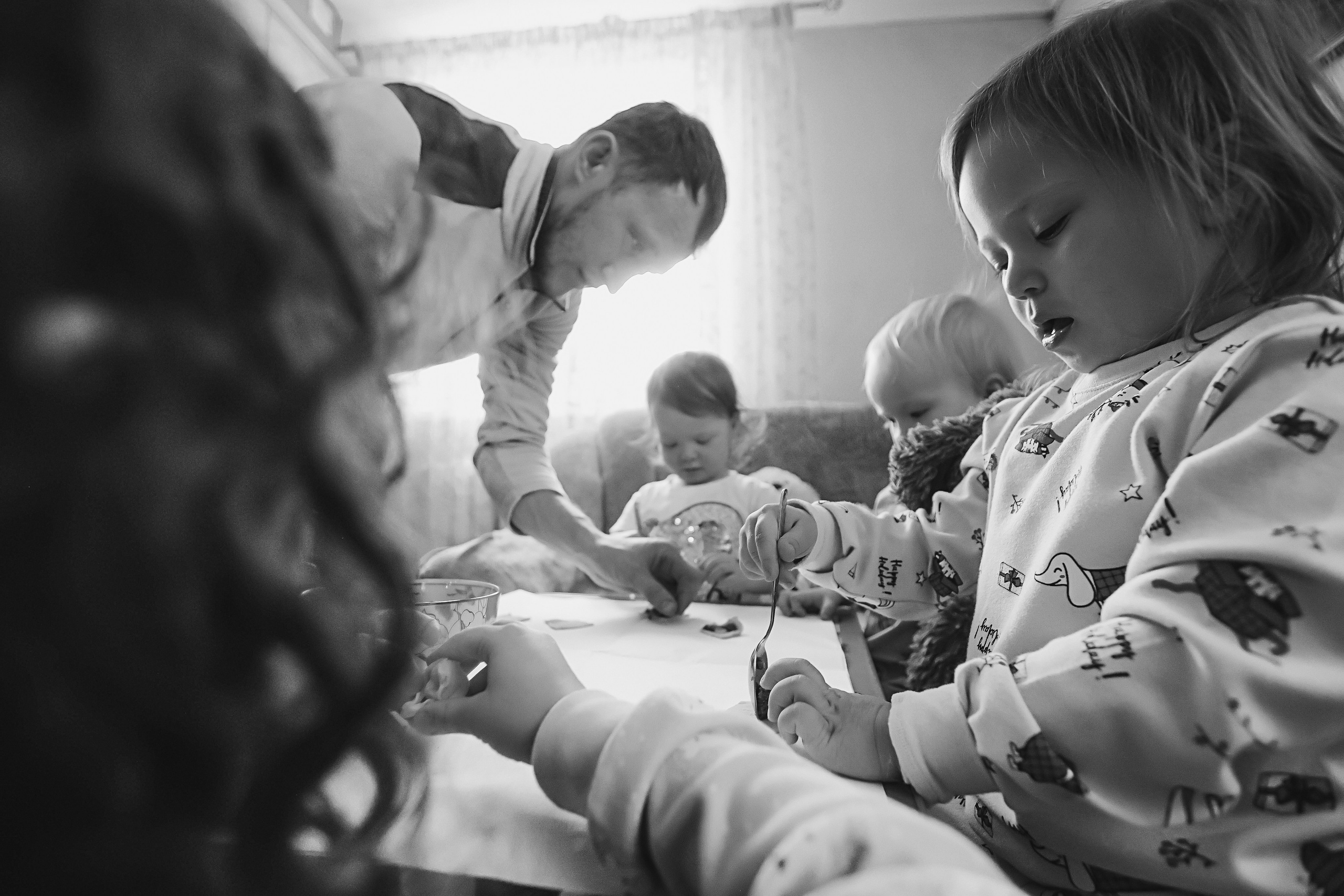 Большая семья репортаж. Семейный фотограф Тюмень, фотограф на роды Салмина Мария