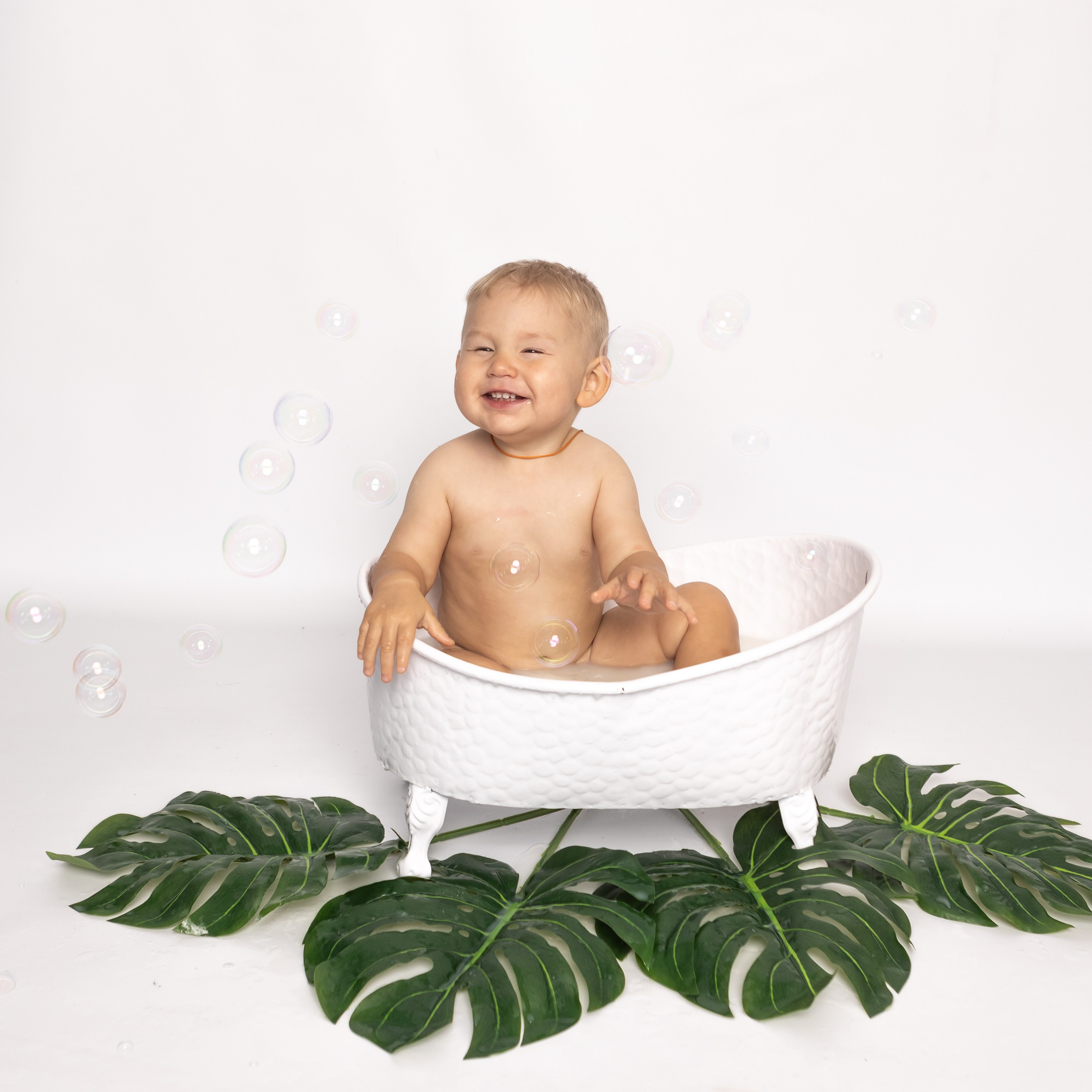 Молочные ванночки. Фотограф новорожденных. Детский и семейный фотограф Марьяна Юдина