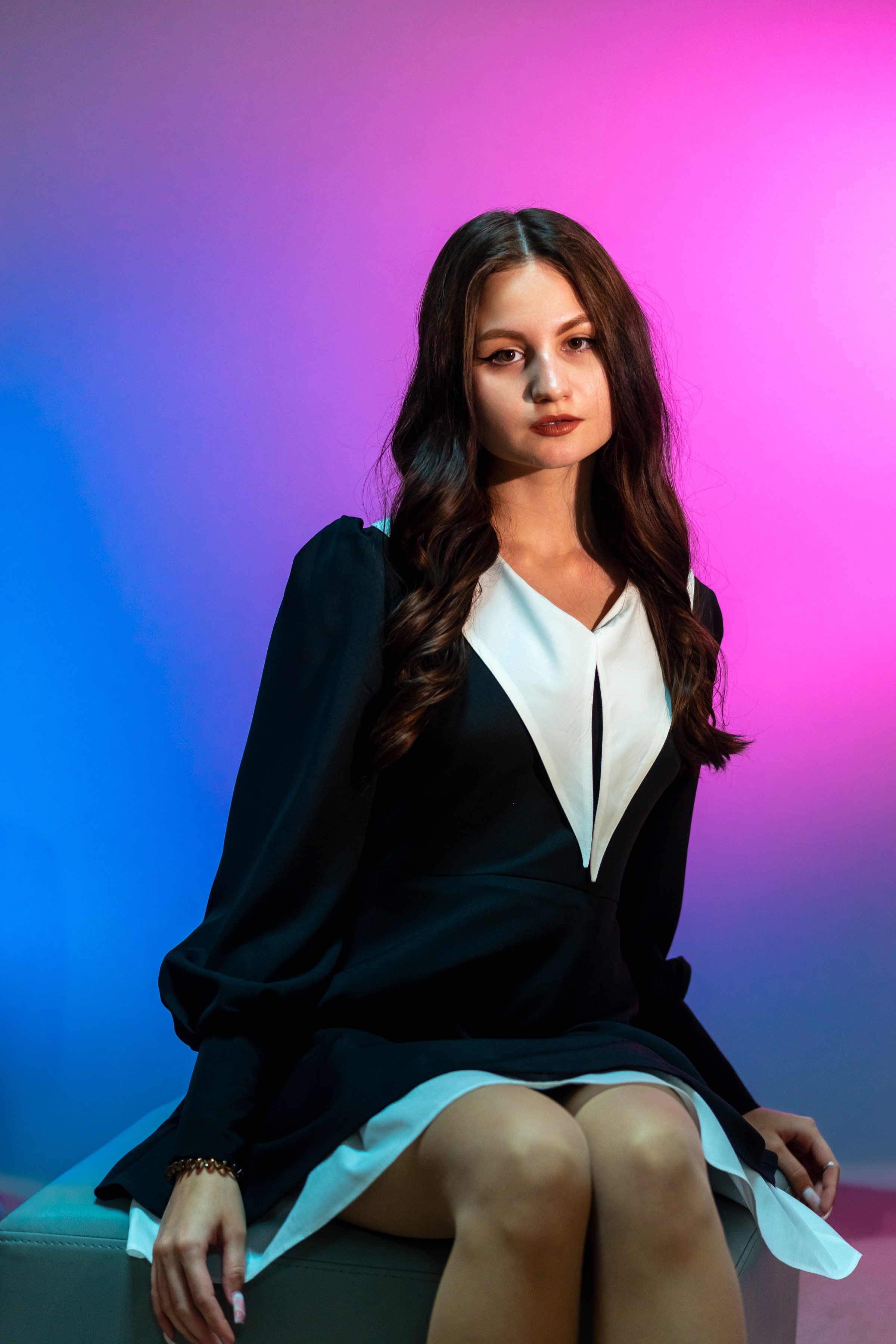 В школе, портреты с цветной подсветкой. Ольга Плаксина фотограф в Саратове