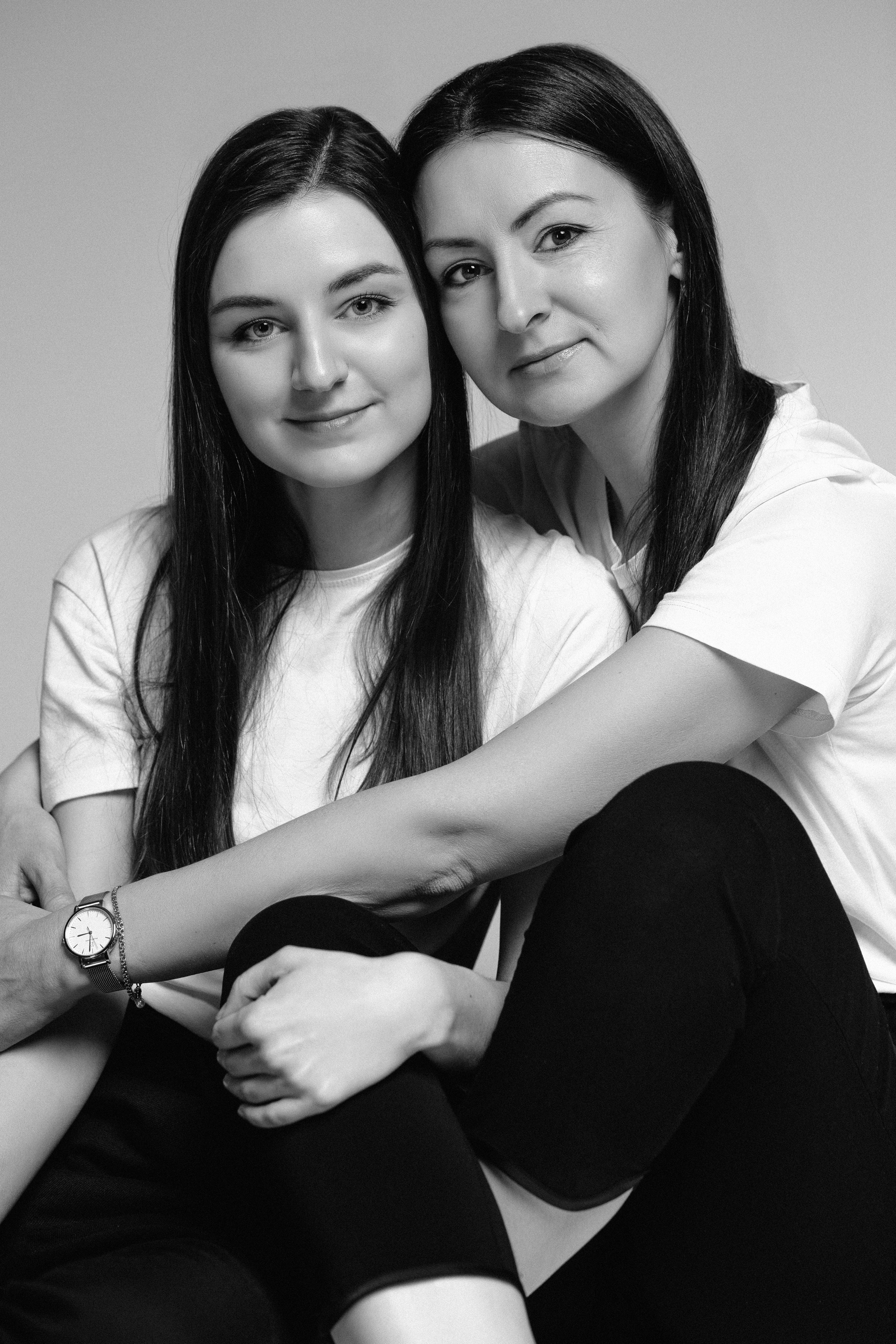 Анна и Ольга. Яна Тихонова — фотограф в Полоцке, Витебске и Минске