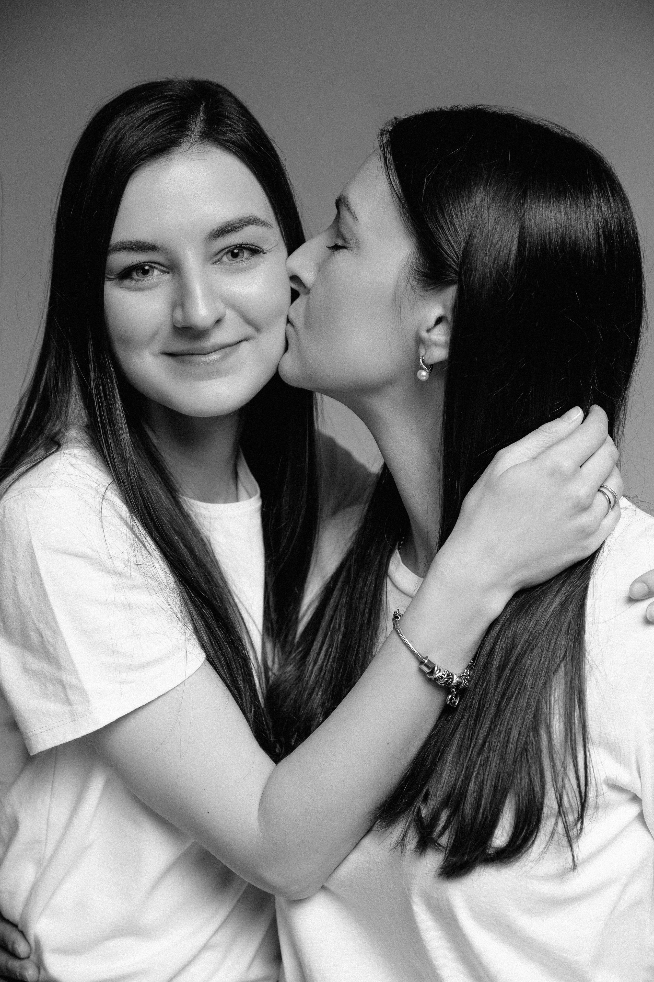 Анна и Ольга. Яна Тихонова — фотограф в Полоцке, Витебске и Минске