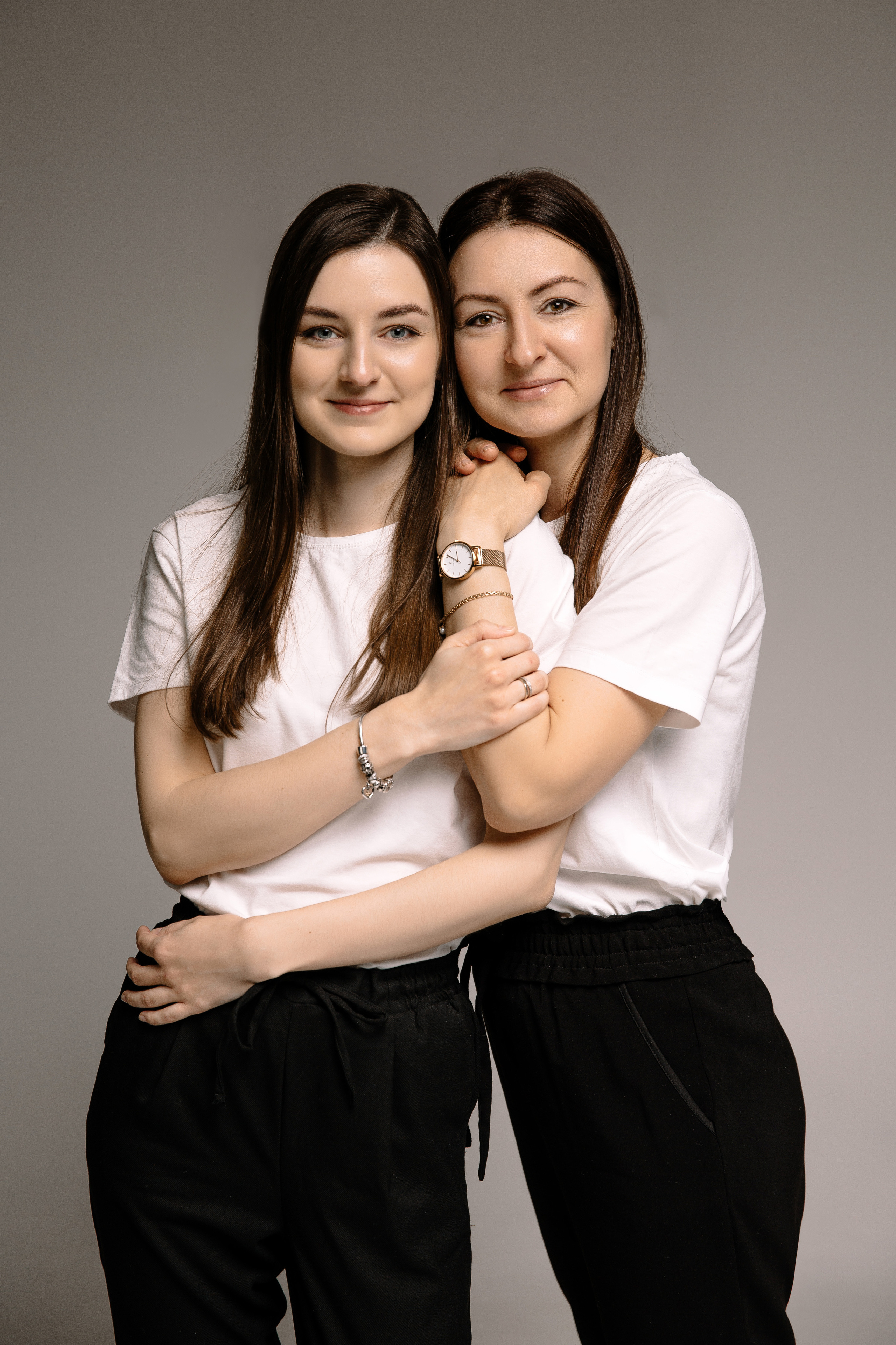 Анна и Ольга. Яна Тихонова — фотограф в Полоцке, Витебске и Минске