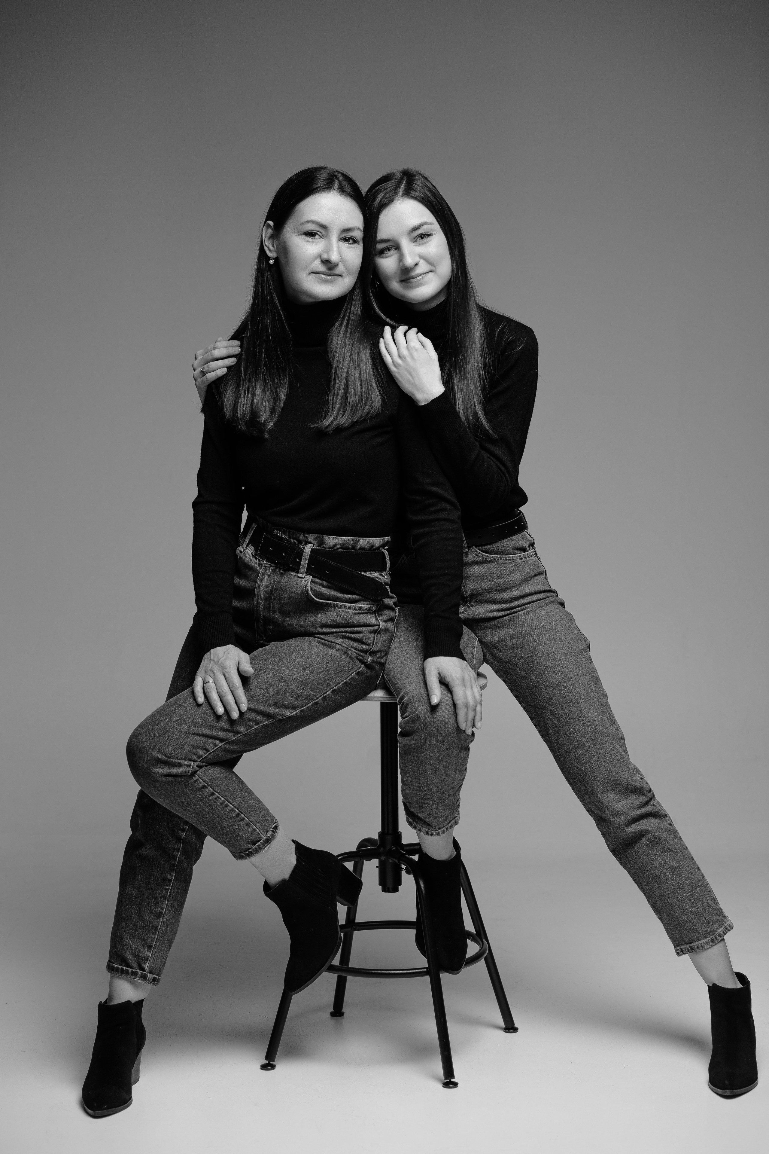 Анна и Ольга. Яна Тихонова — фотограф в Полоцке, Витебске и Минске