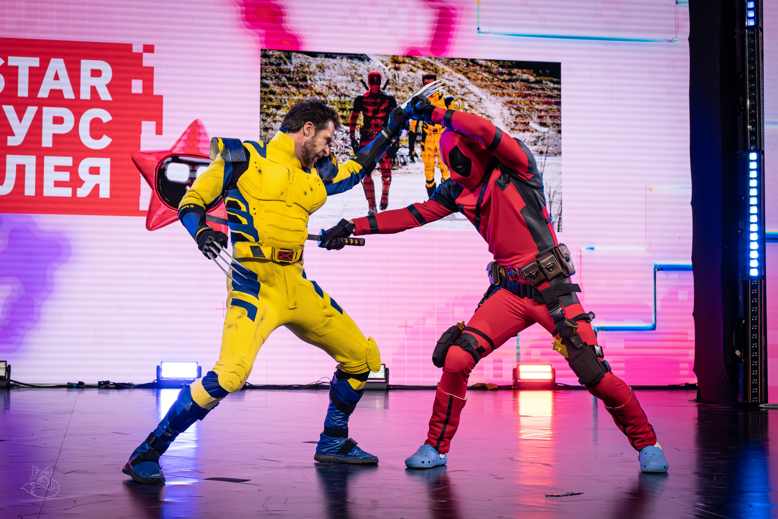 Сцена РЭД ЭКСПО 2024. Косплей фотограф