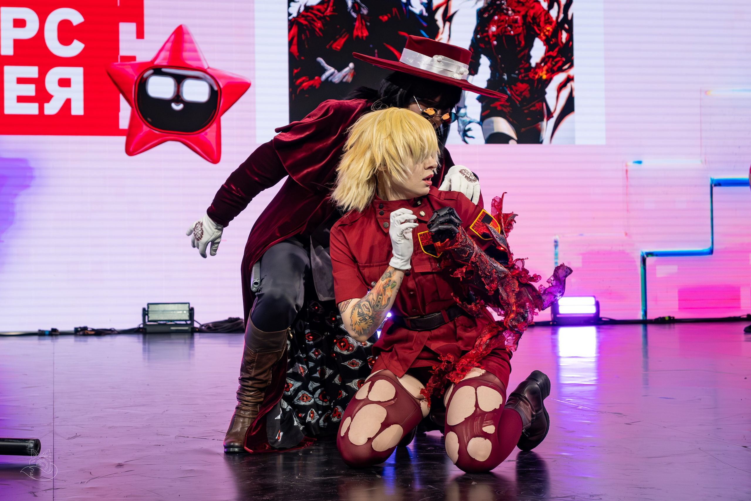Сцена РЭД ЭКСПО 2024. Косплей фотограф