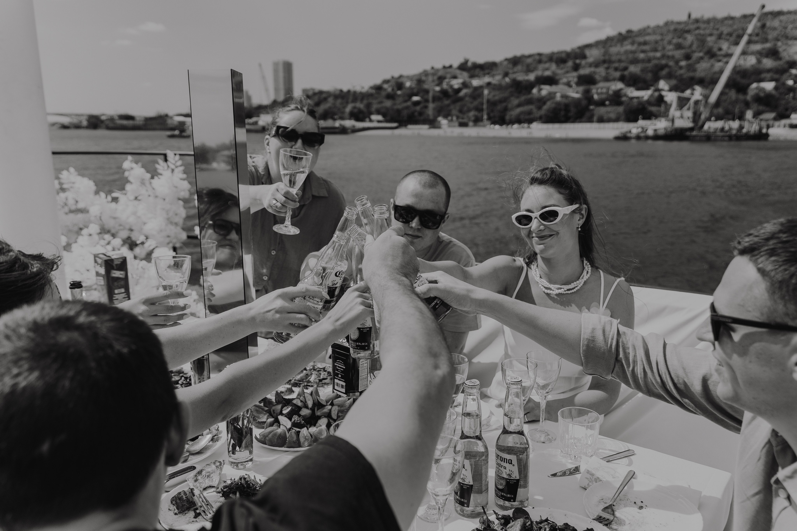 Александра и Геннадий. Яхта. Свадебный фотограф в Саратове