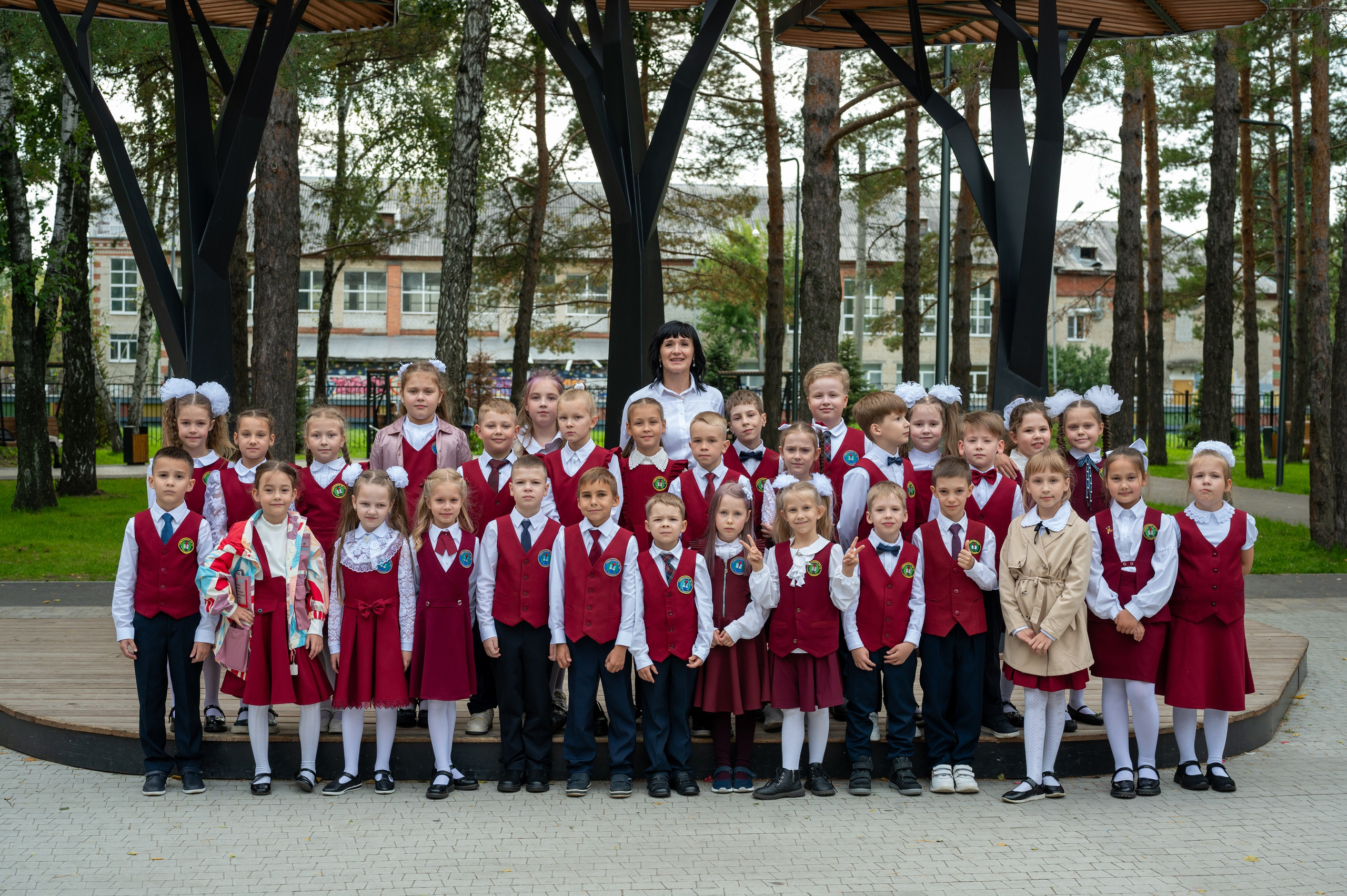 1 сентября 16 гимназия 2 класс (линейка + в классе+ на улице). Фотограф новорожденных, семейный детский в Тюмени Татьяна Морозова