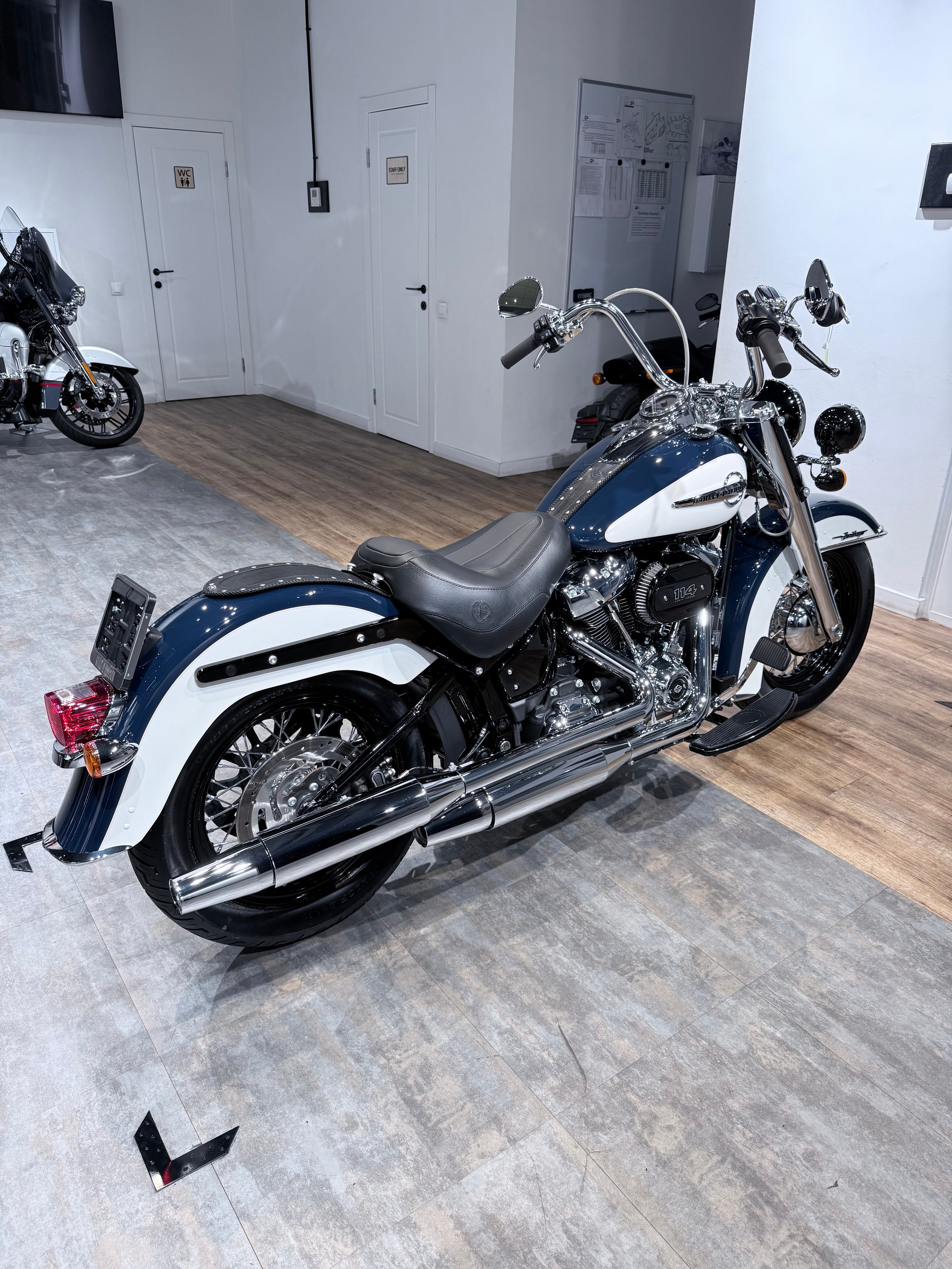 114 Heritage NEW (Billiard Blue & White). Hello Davidson, Москва. Только хорошие мотоциклы…