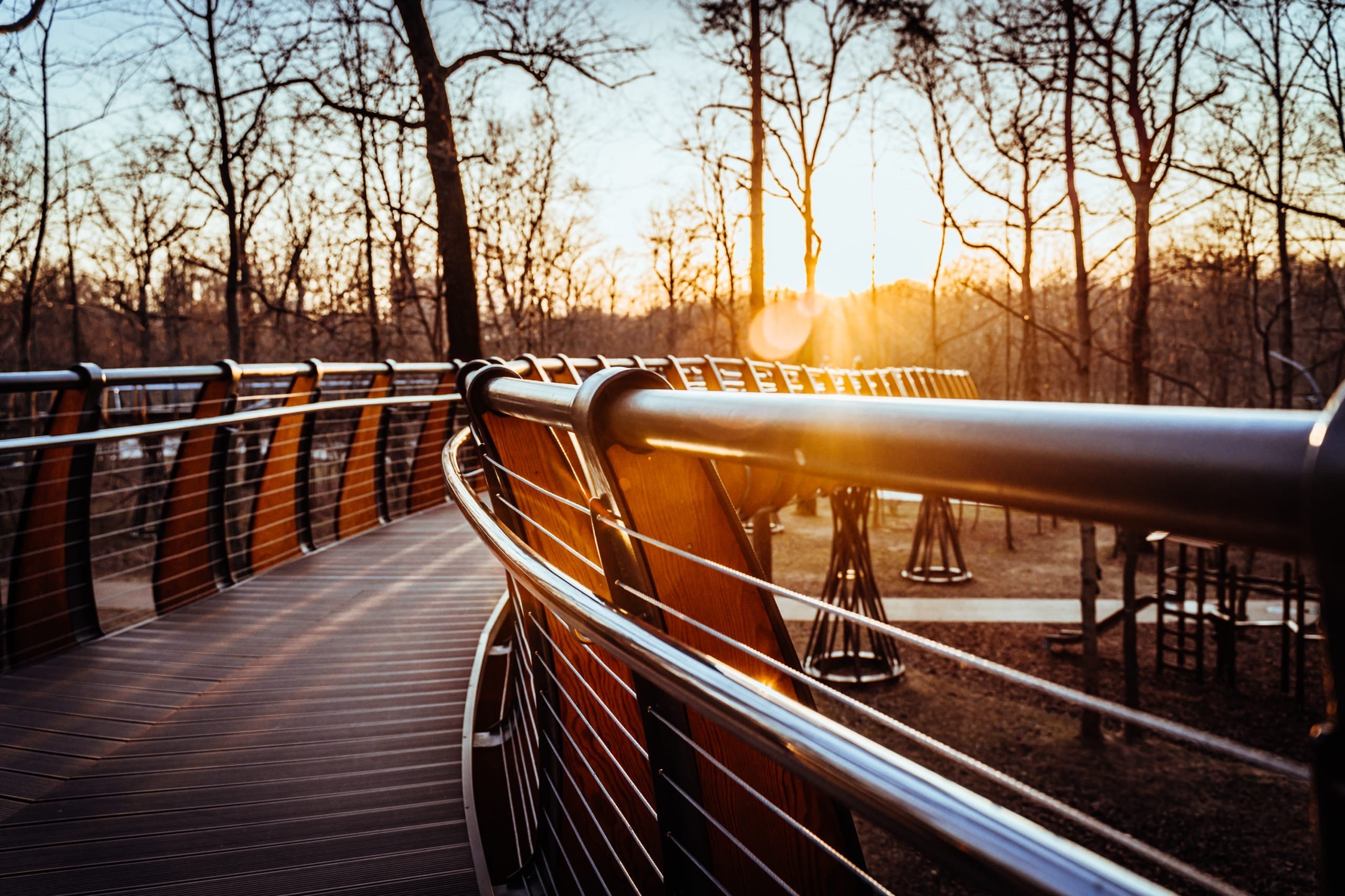 Фотосессия на мосту в Москве — панорамные виды на реку и городские набережные