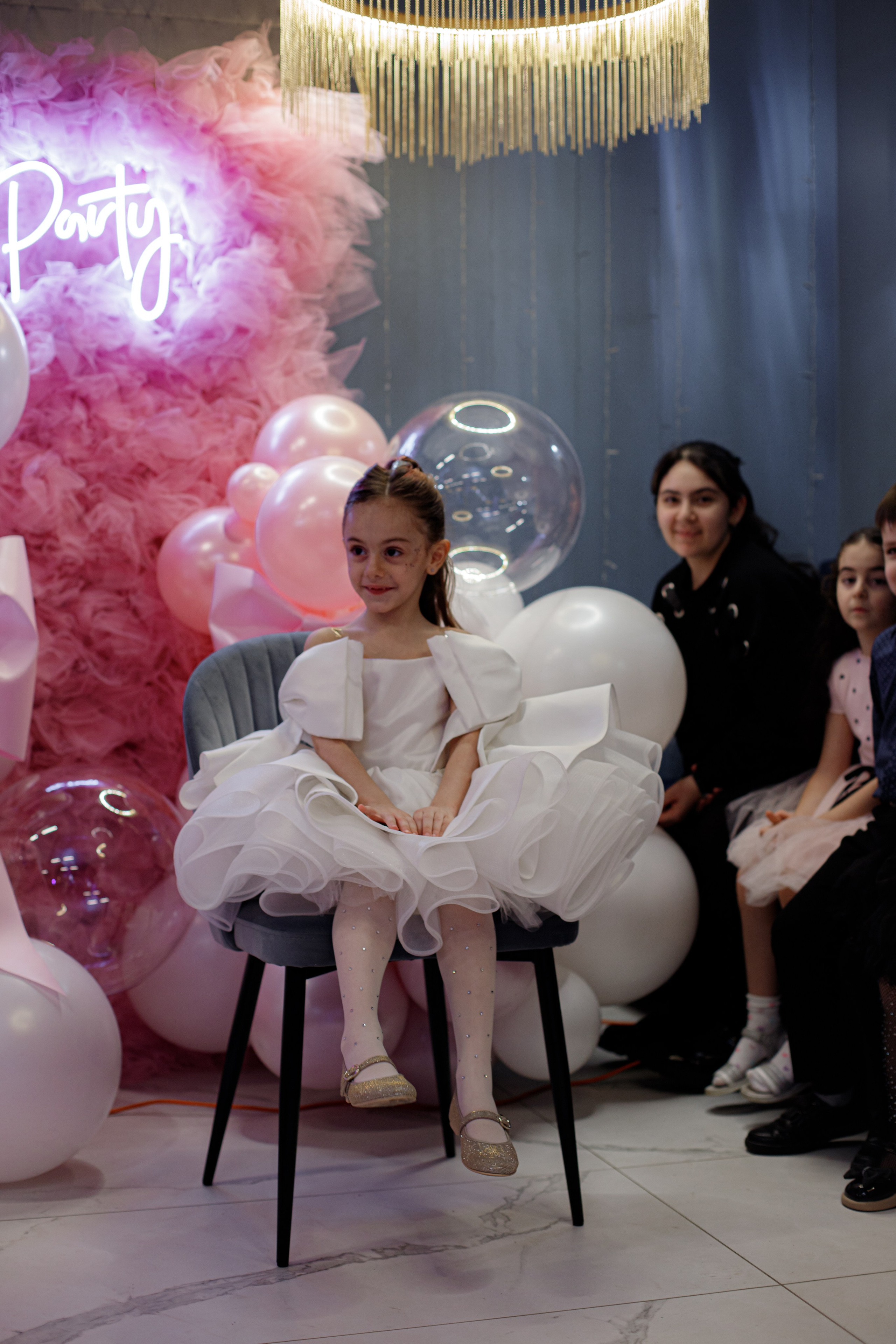 ASIA'S BIRTHDAY PARTY. Photokarish