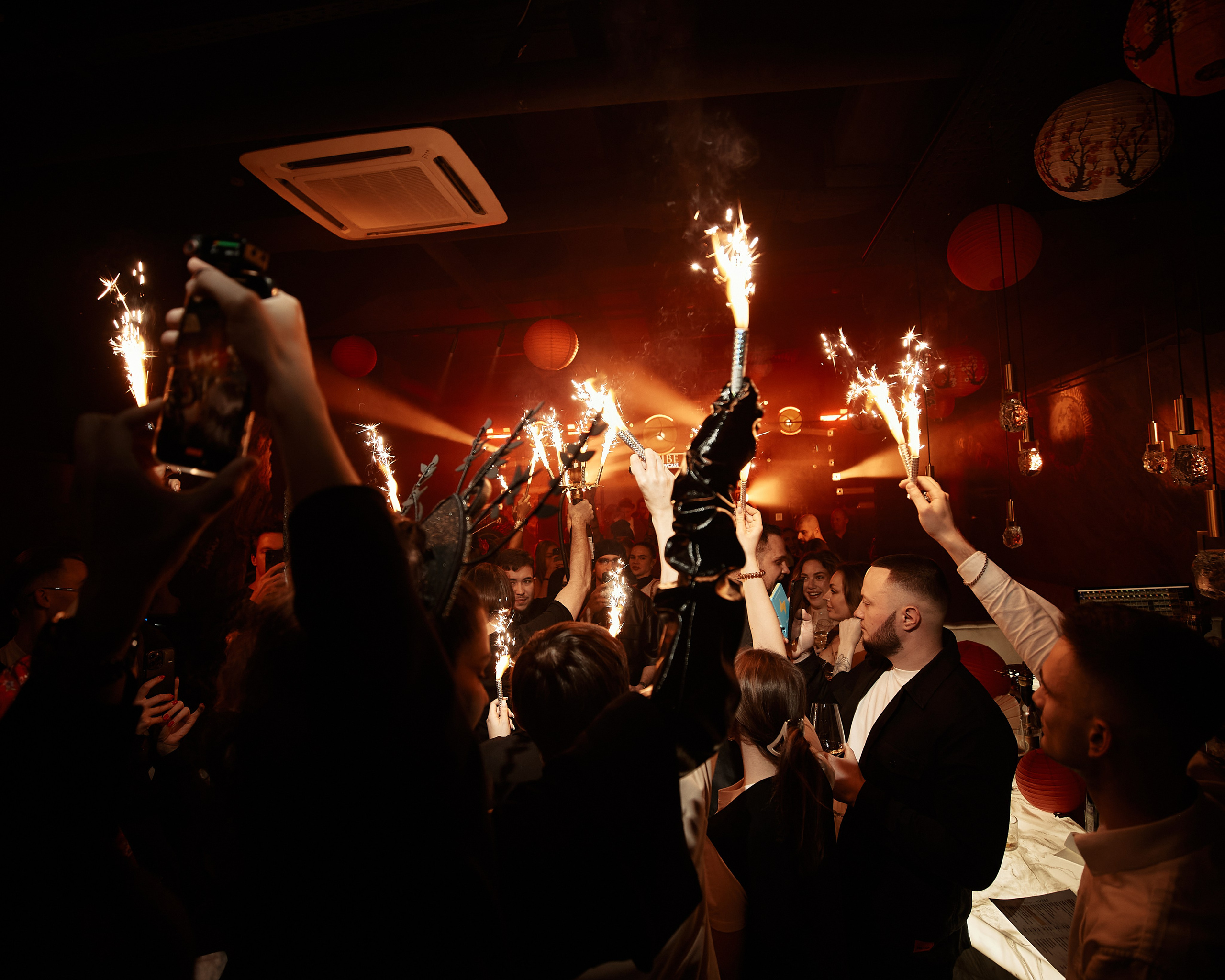 PLUS VIBE Party. Репортажный фотограф в Москве Дмитрий Масленников