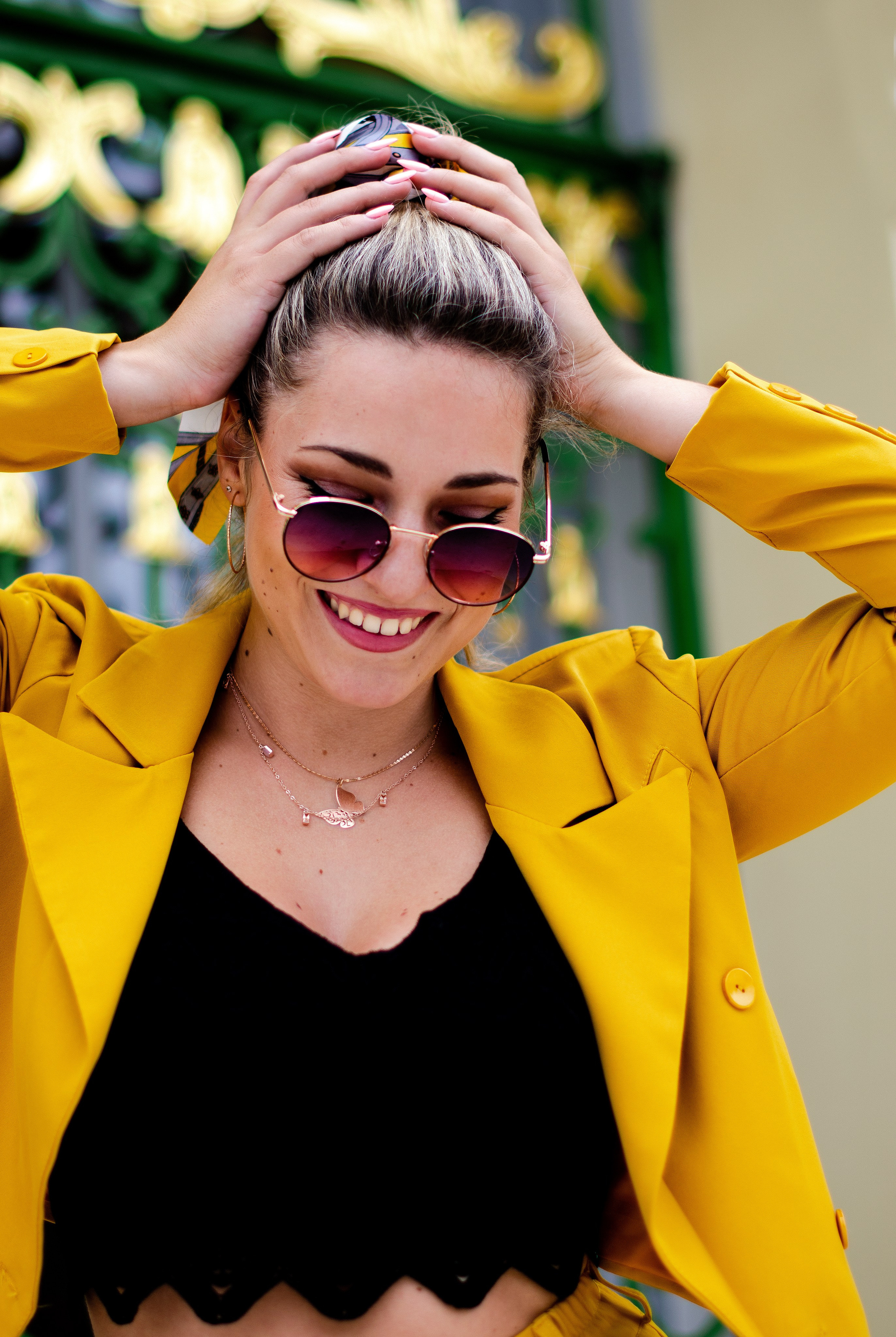 Park, woman in yellow, nature. Family, portrait, content photo in Costa Rica Evgeniya Besprozvannykh