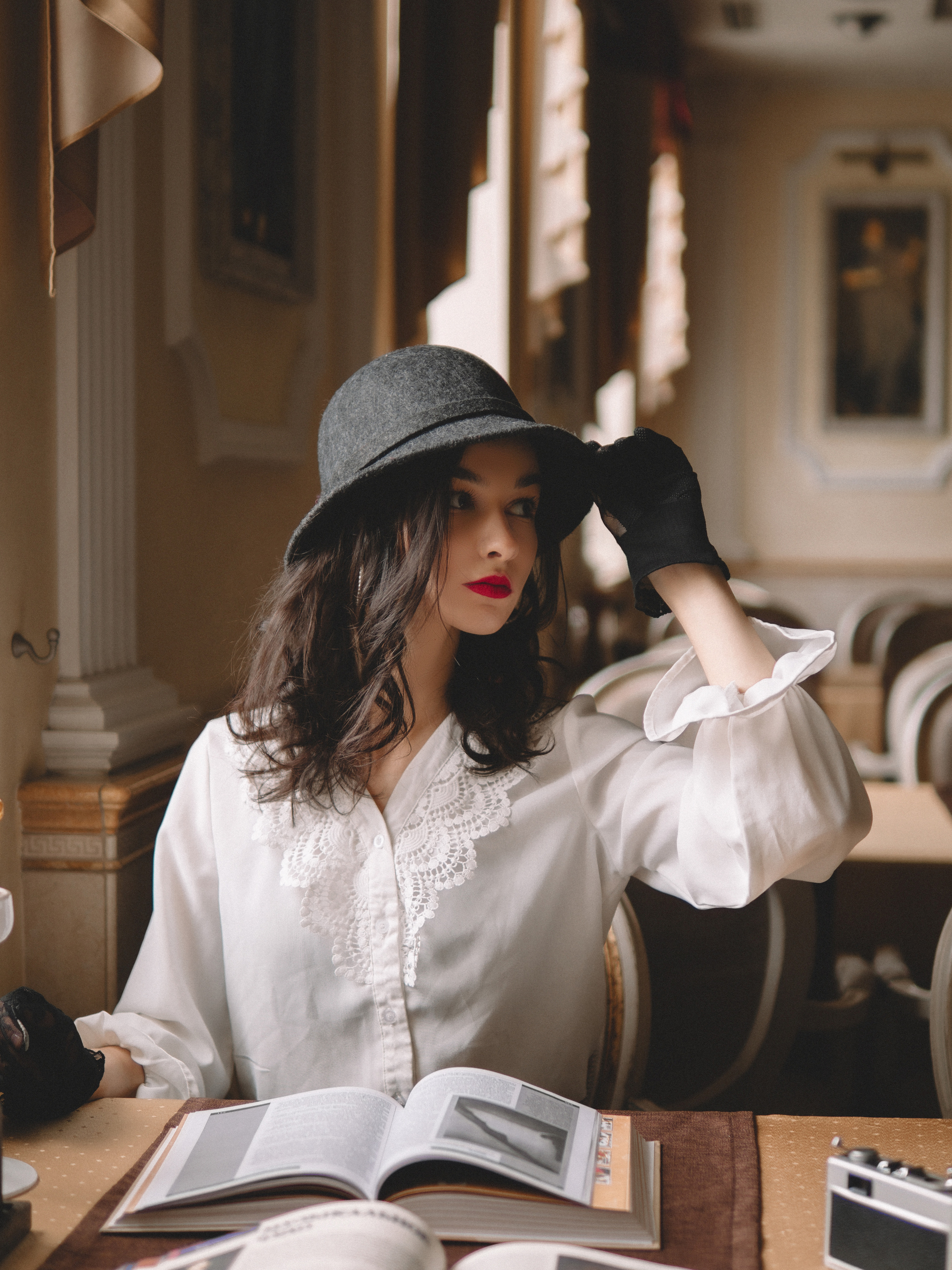 Винтажная фотосессия в ресторане. Фотограф и видеограф в Мурманске, Москве Екатерина Нечаева