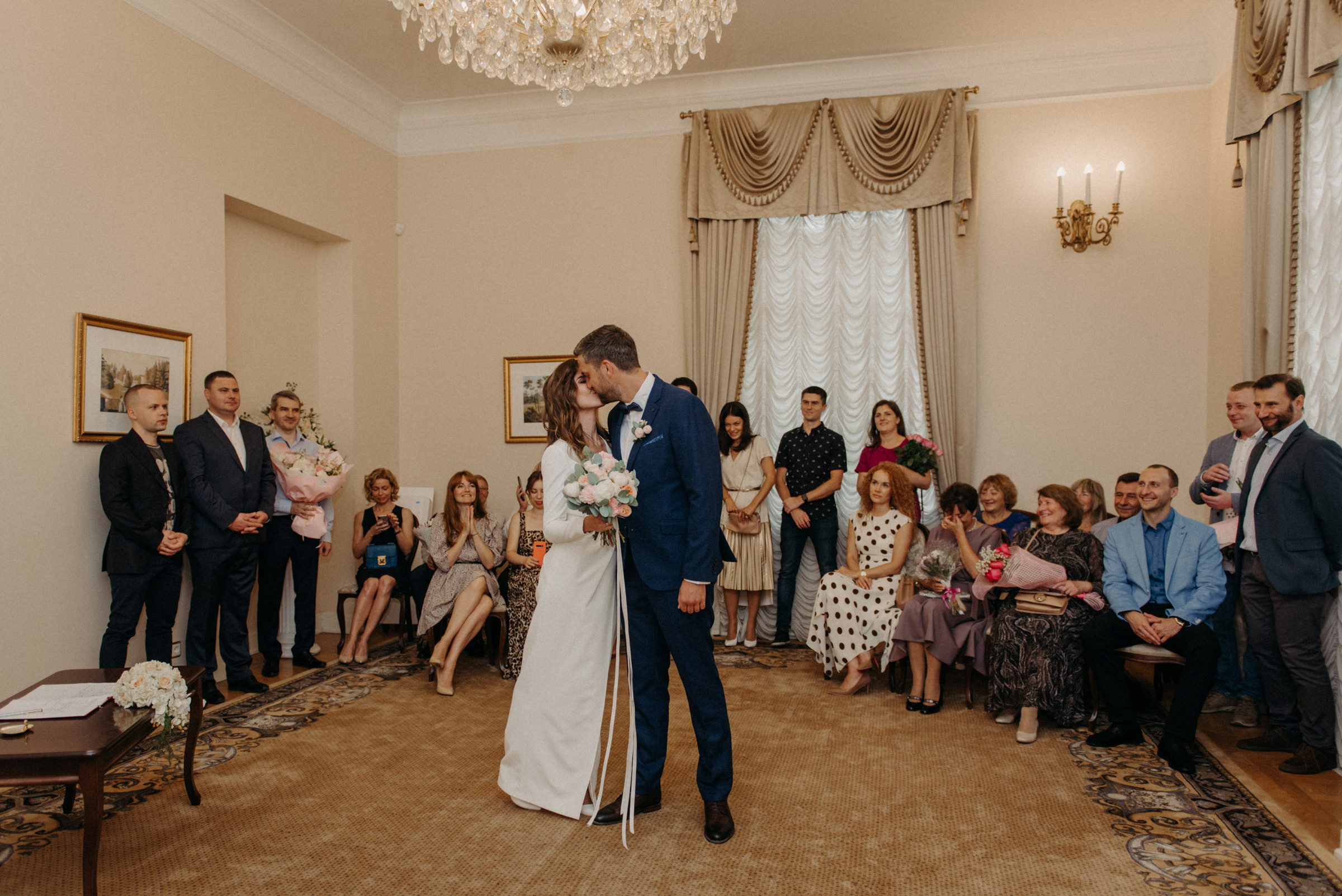 фотограф на свадьбу, сборы невесты в отеле Tsar Palace