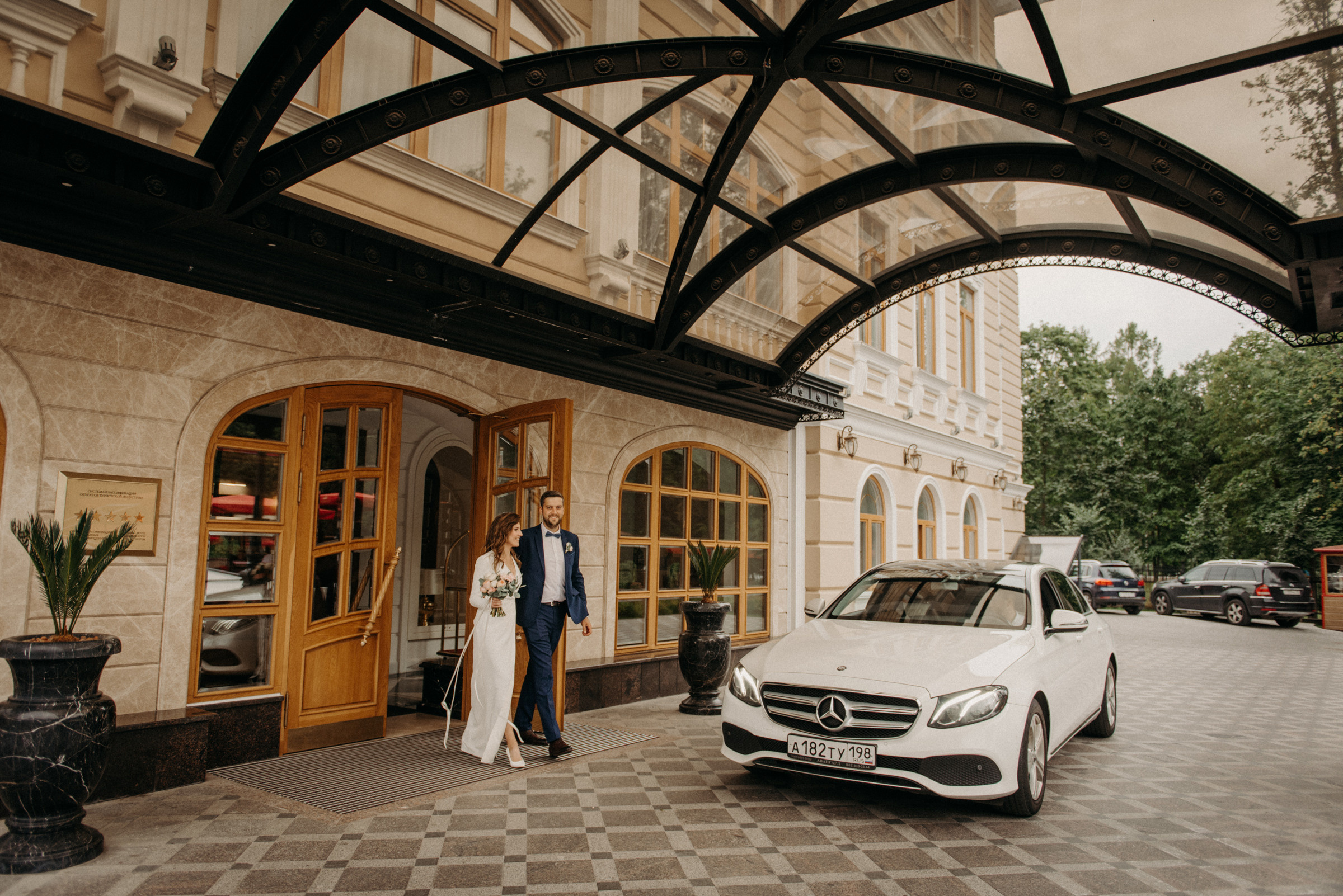 фотограф на свадьбу, сборы невесты в отеле Tsar Palace