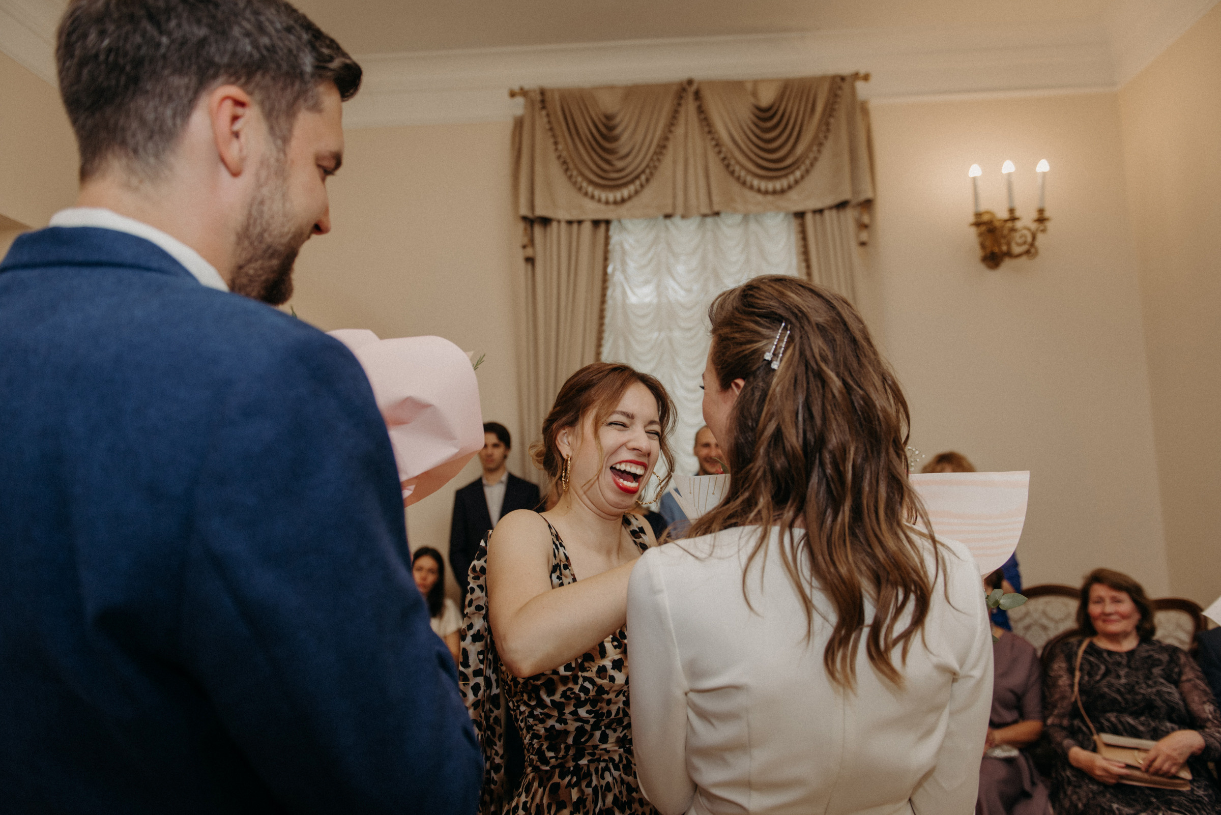 фотограф на свадьбу, сборы невесты в отеле Tsar Palace