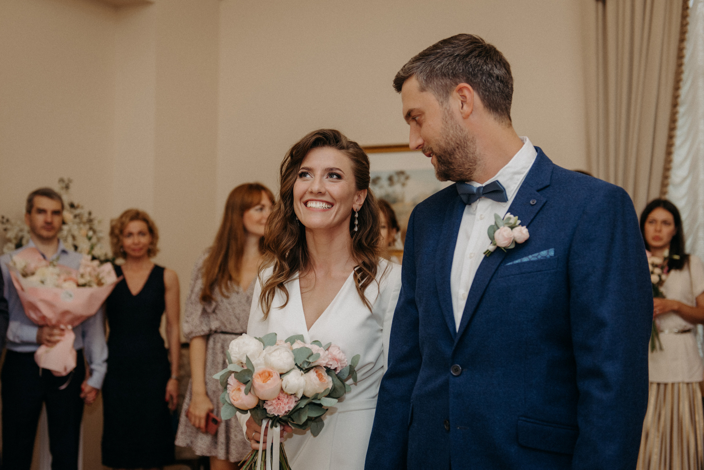 фотограф на свадьбу, сборы невесты в отеле Tsar Palace