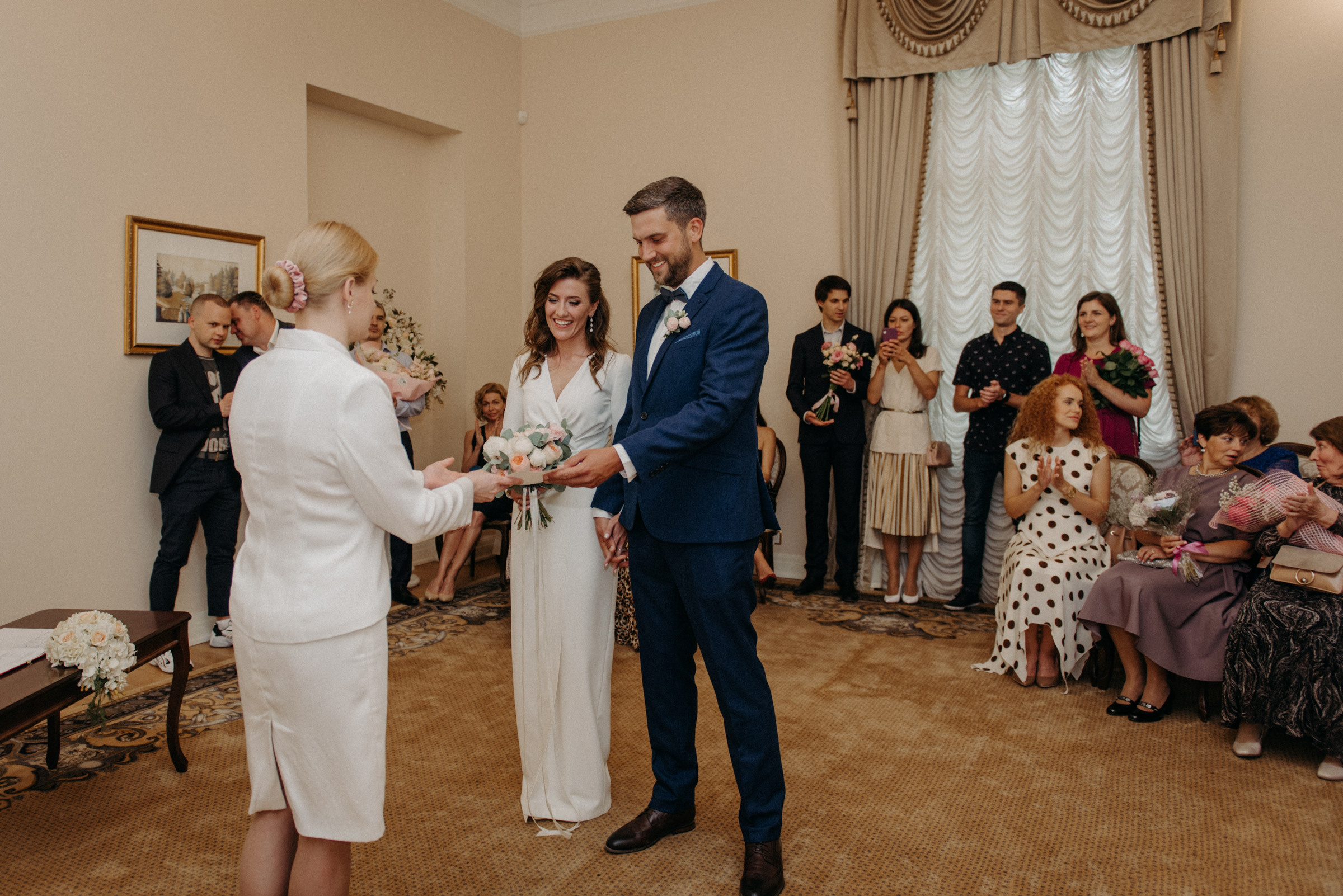 фотограф на свадьбу, сборы невесты в отеле Tsar Palace