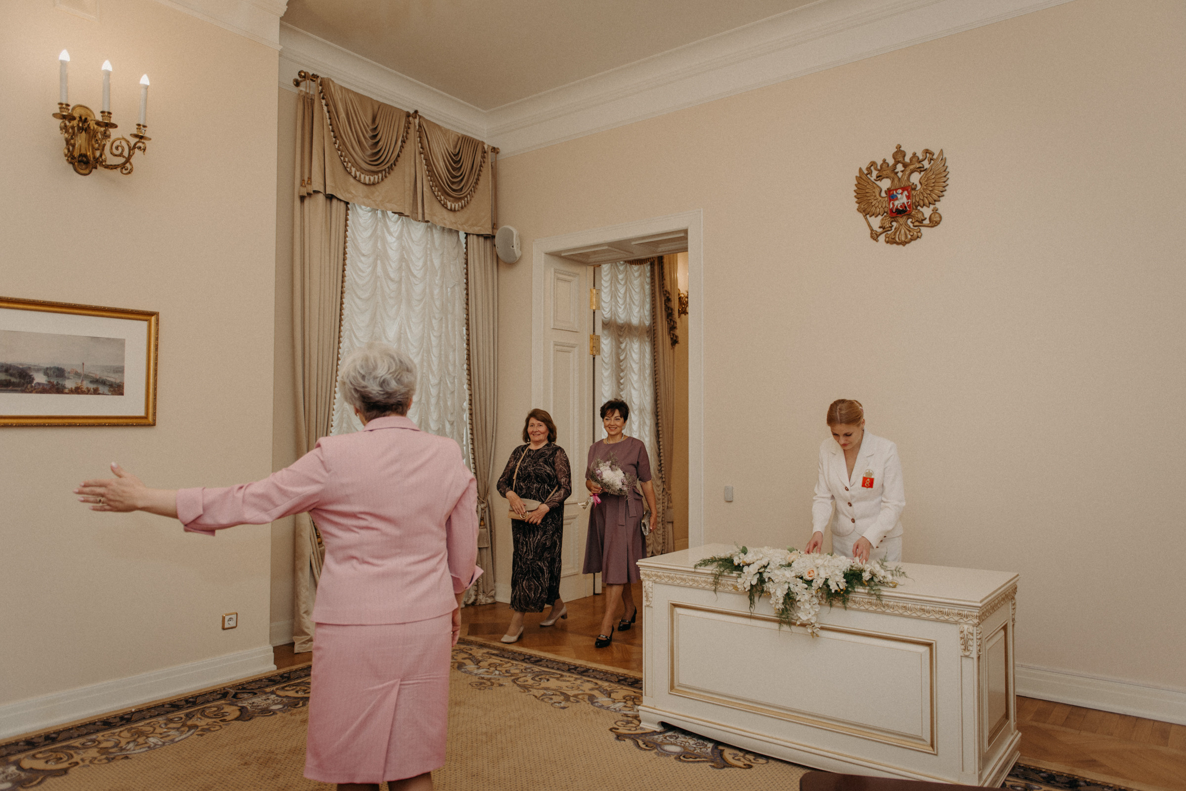 фотограф на свадьбу, сборы невесты в отеле Tsar Palace