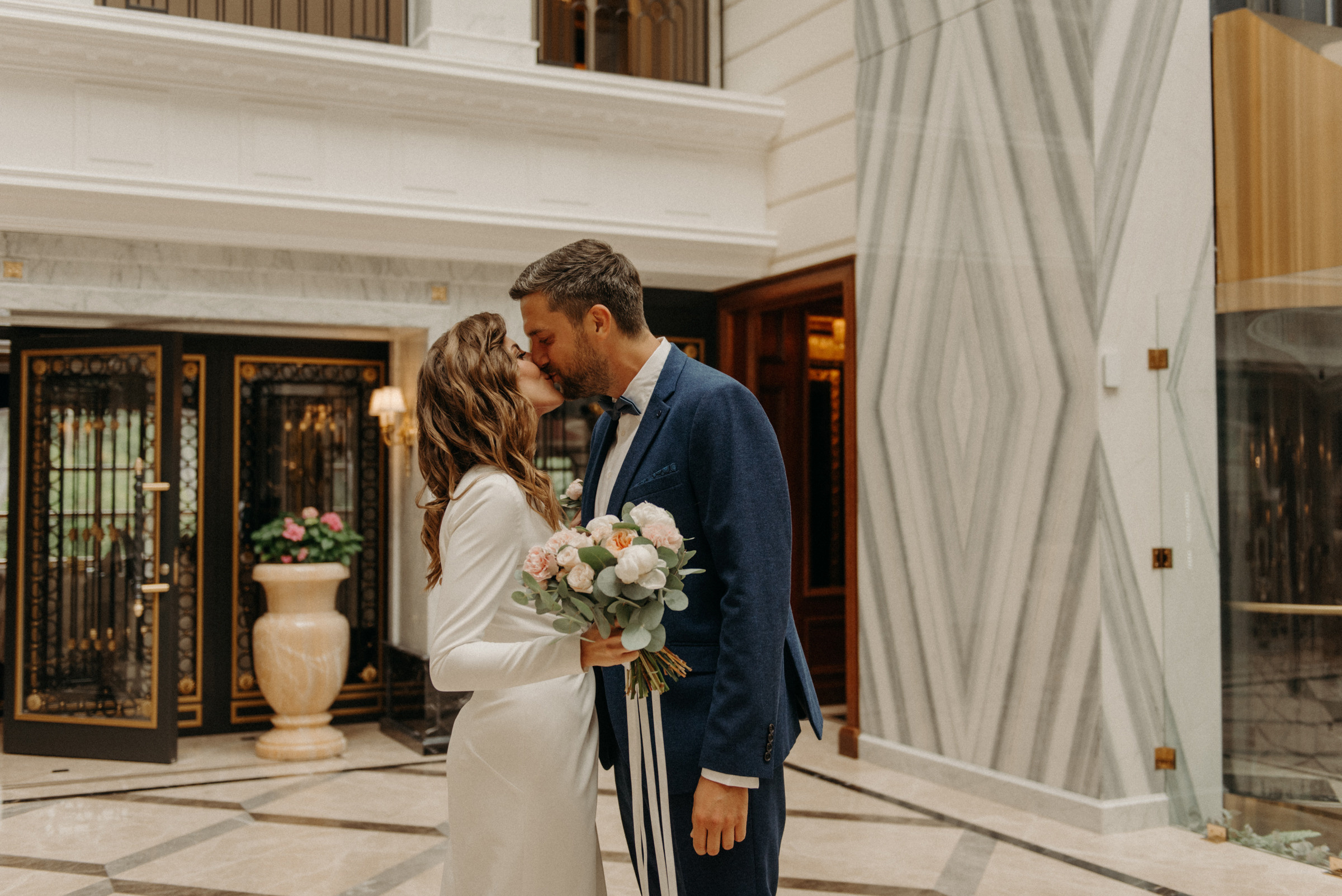 фотограф на свадьбу, сборы невесты в отеле Tsar Palace