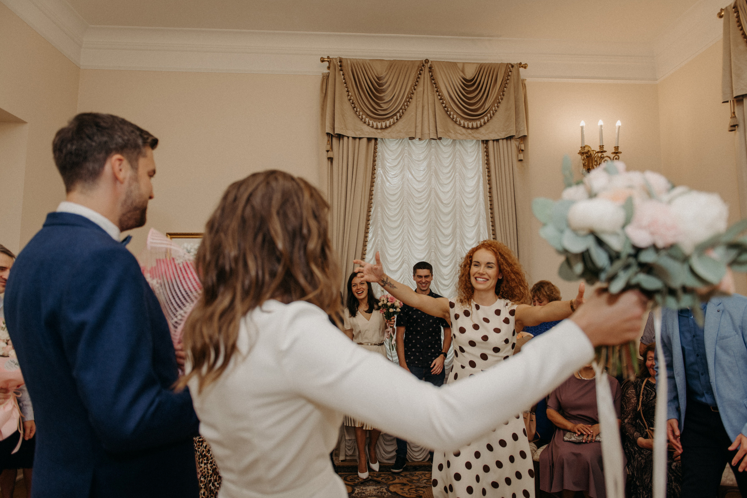 фотограф на свадьбу, сборы невесты в отеле Tsar Palace