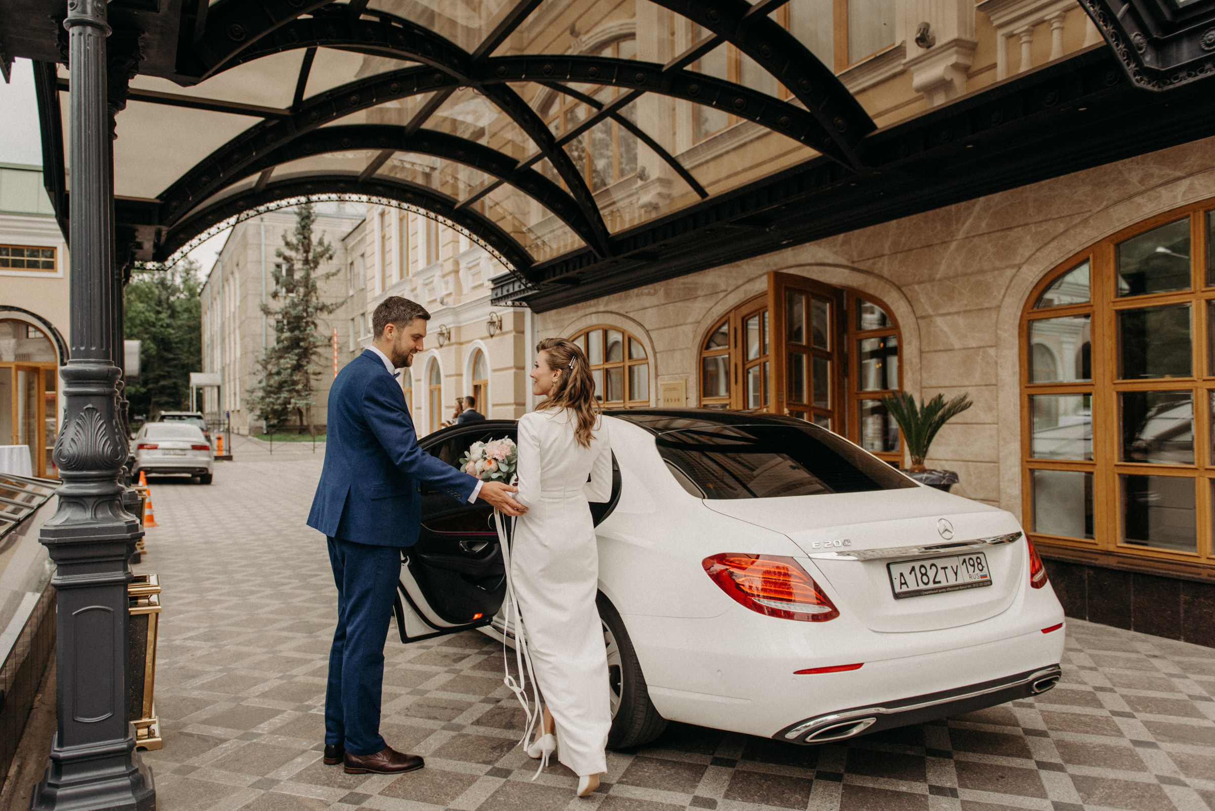 фотограф на свадьбу, сборы невесты в отеле Tsar Palace