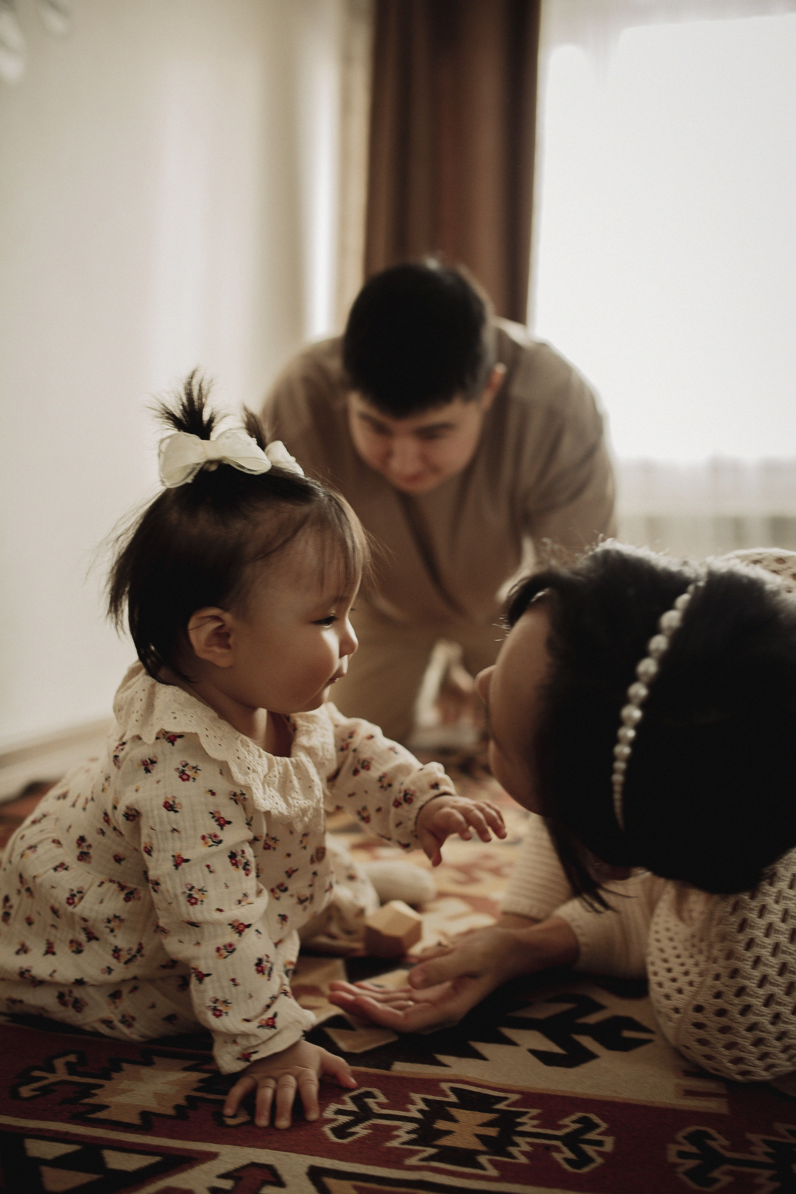 Семейные объятия в родных стенах. Семейный и свадебный фотограф в Саратове Катерина Оленская