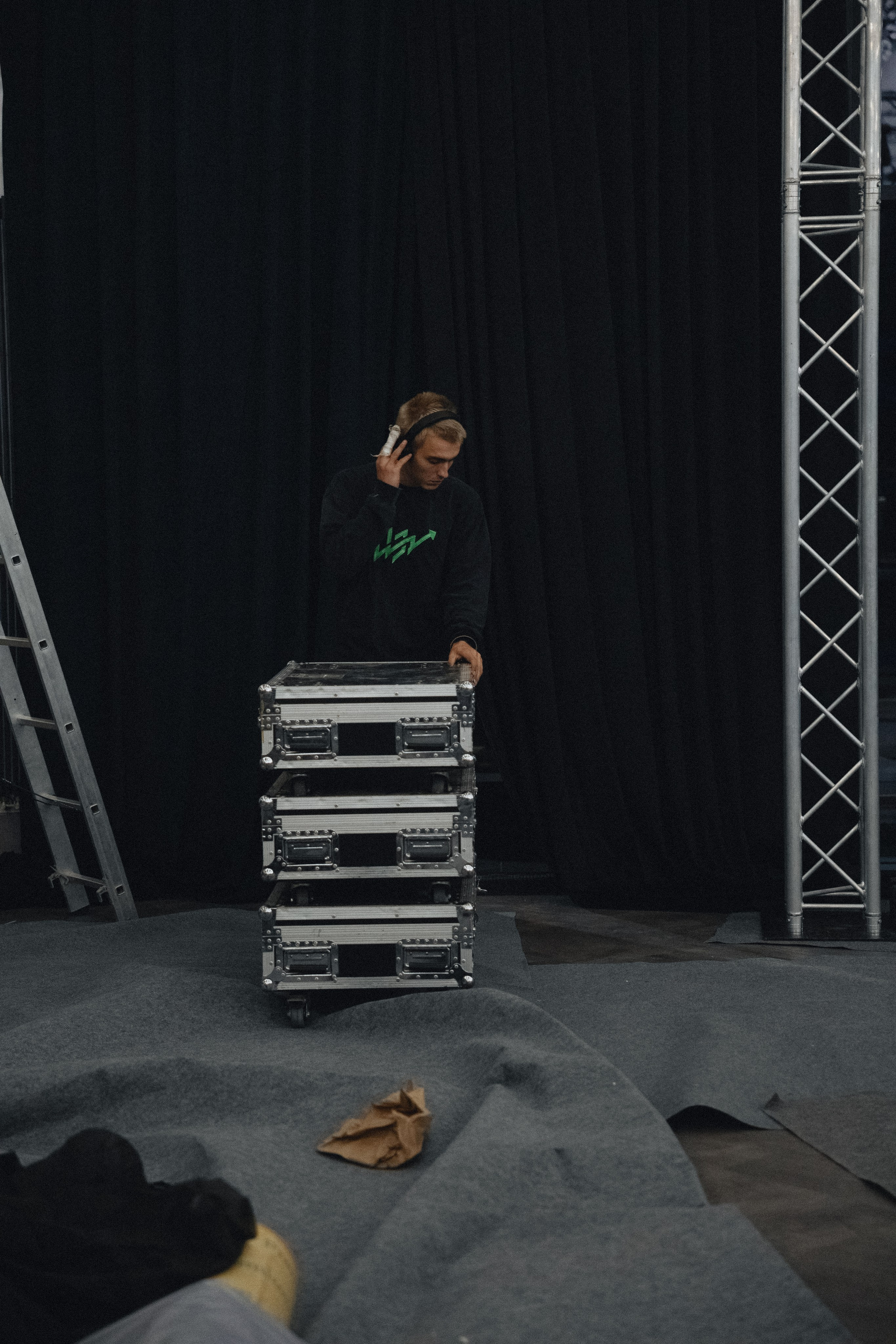 Бэки монтаж