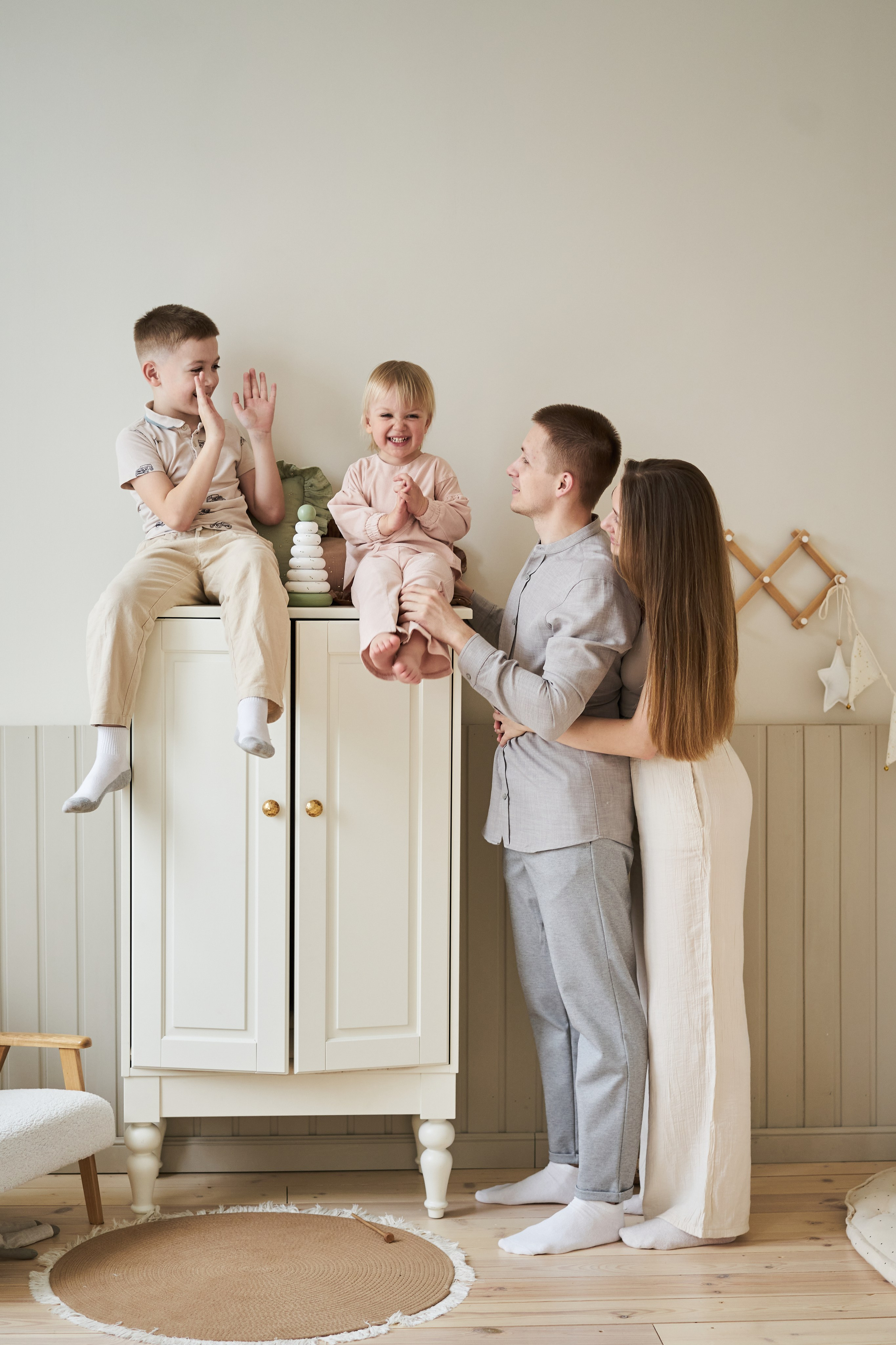 Семейная фотосессия в студии. Фотограф Екатеринбург Кокшарова Александра