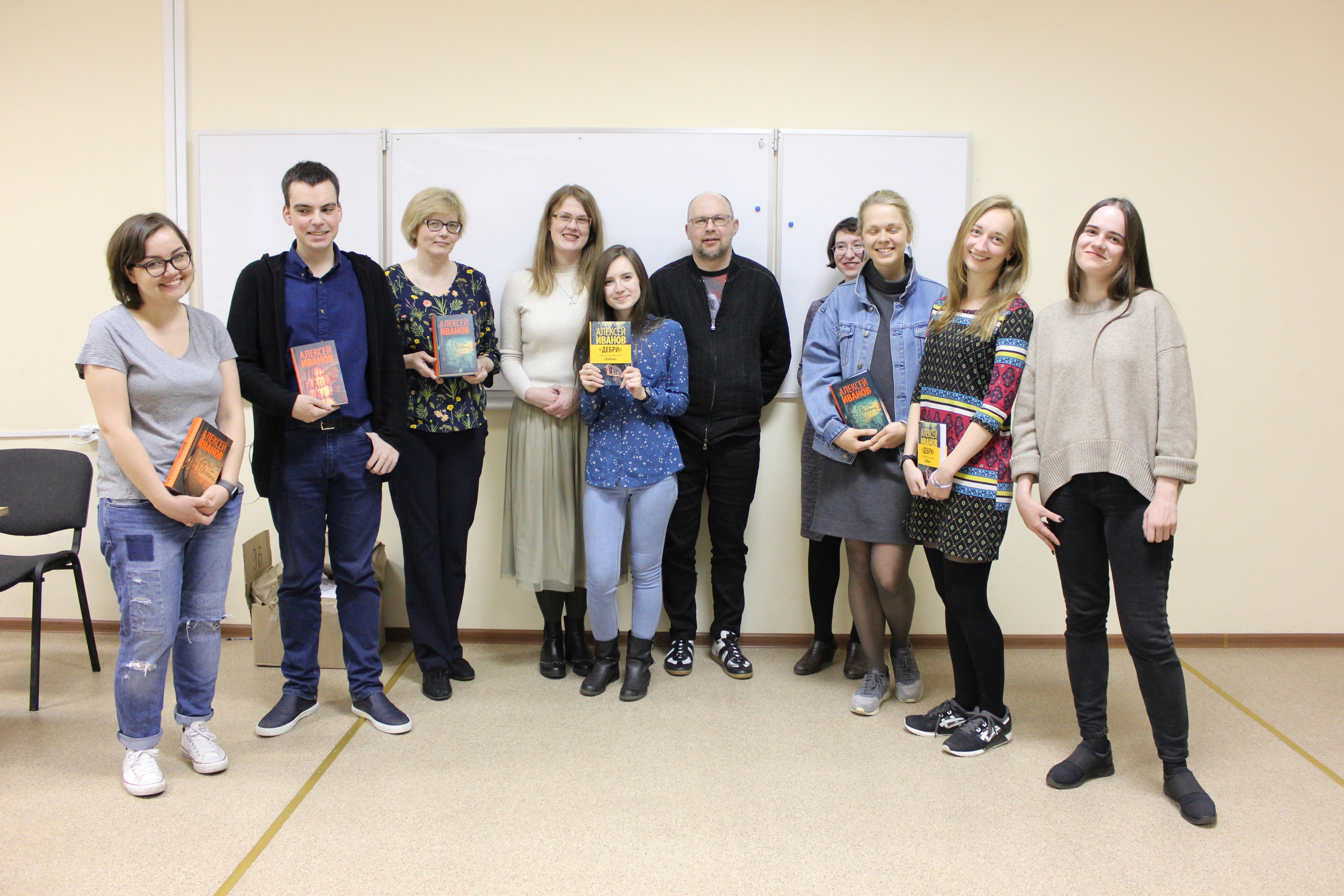 Презентация книг Гузели Яхиной и Алексея Иванова. Творческие фотосессии в Москве. Фотоальбом лидера группы ЯЛО