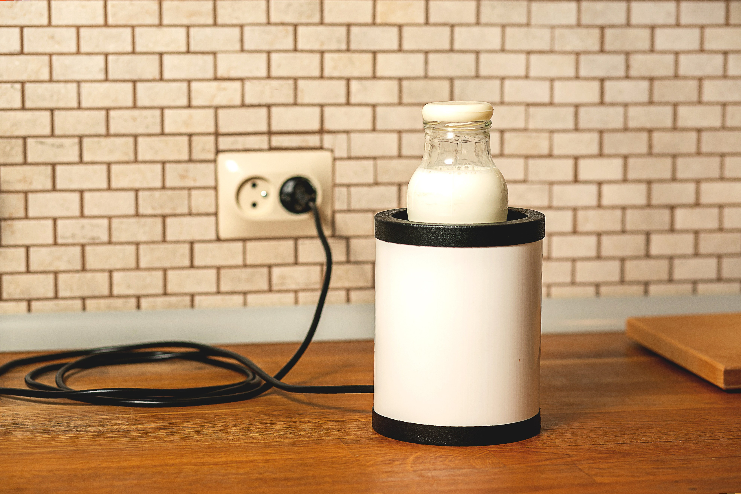 Компания по производству изделий для домашнего электрообогрева. Коврик с подогревом и йогуртница