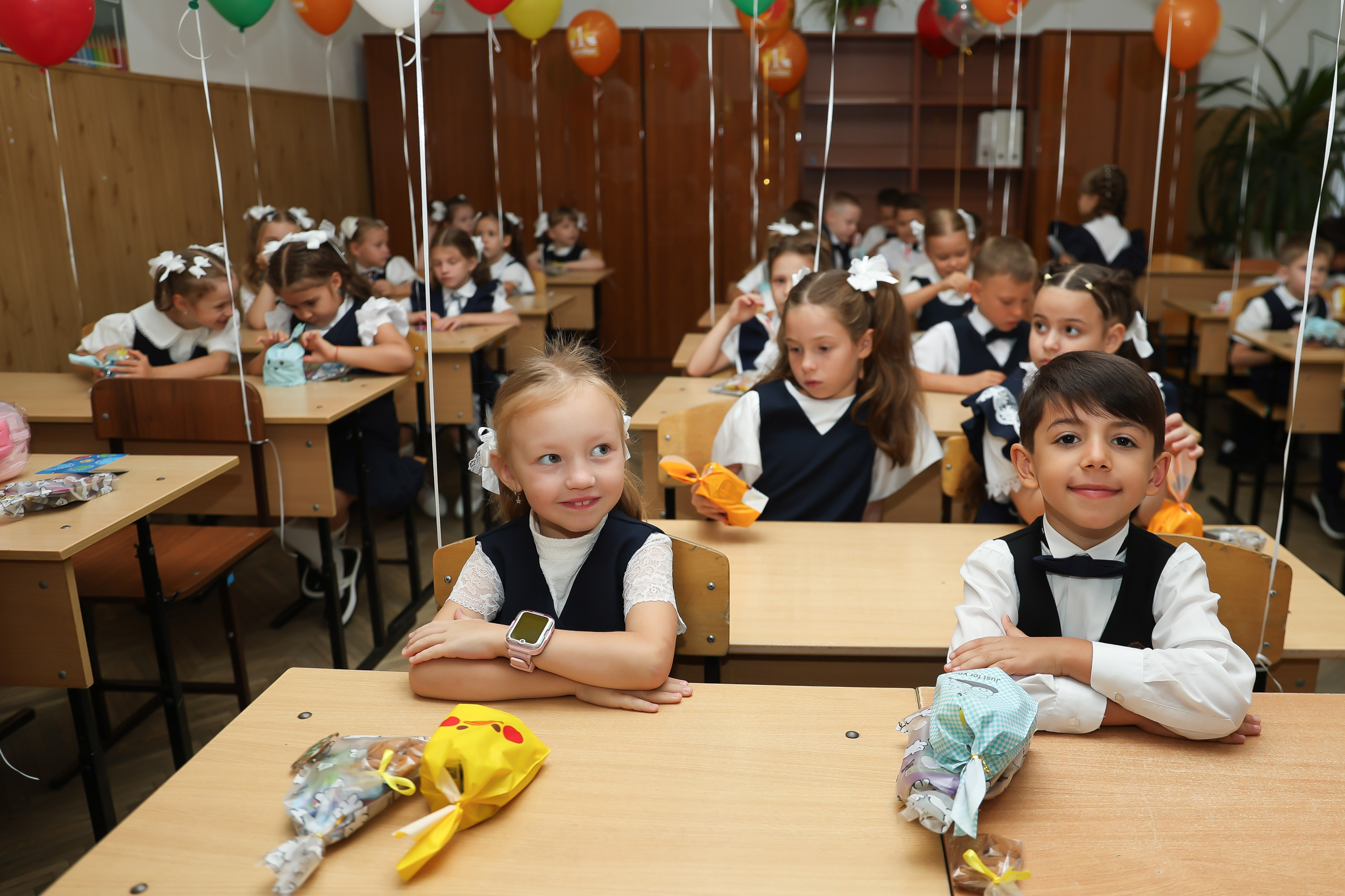 1 сентября 1 класс. Классные выпускные альбомы Классфото Краснодар