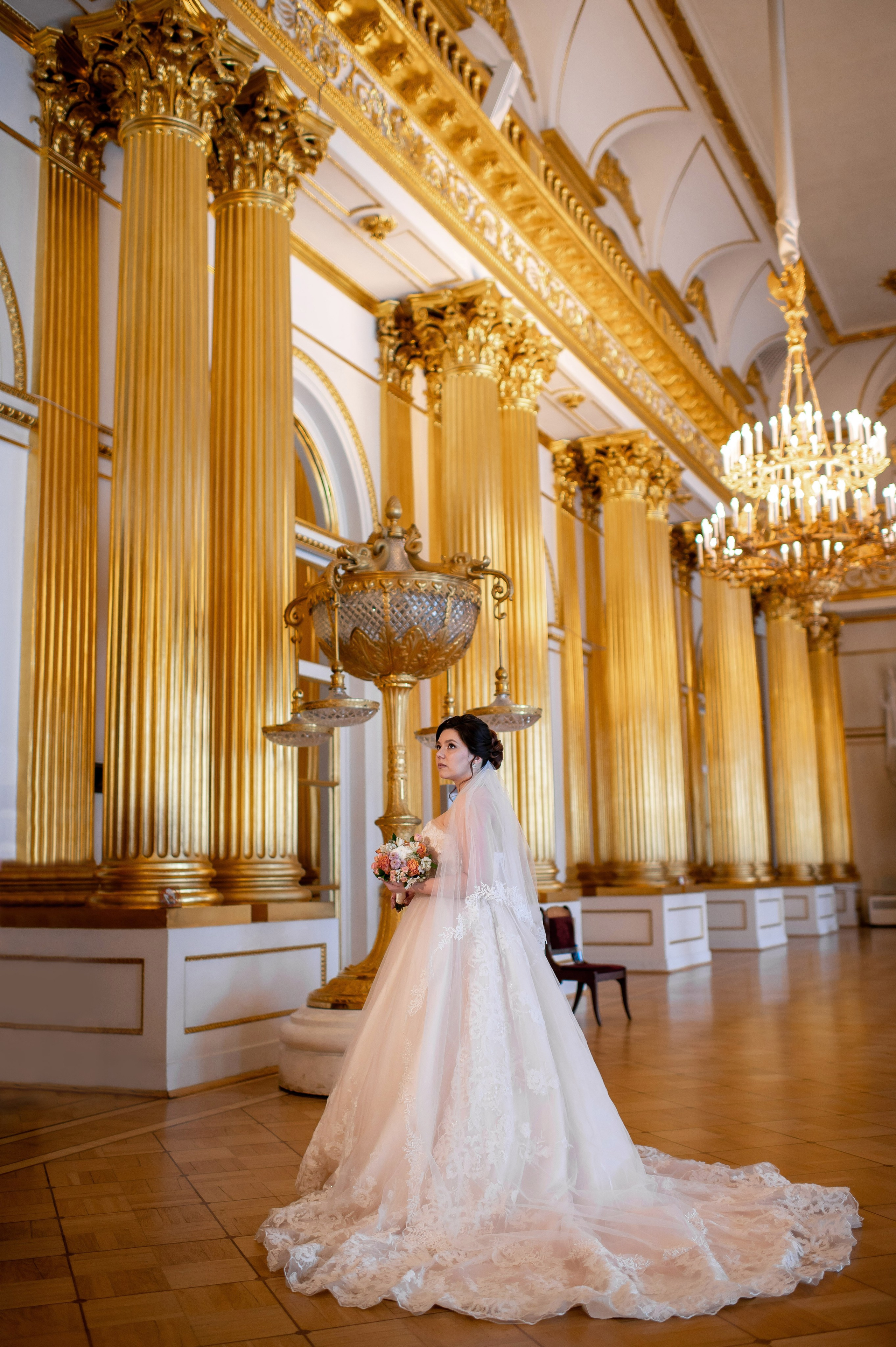 Самая красивая свадебная фотосессия в Эрмитаже. Лучшие свадебные фотографии в Эрмитажа. Портретный, семейный и свадебный фотограф в Санкт-Петербурге и в Пушкине Ширяев Денис