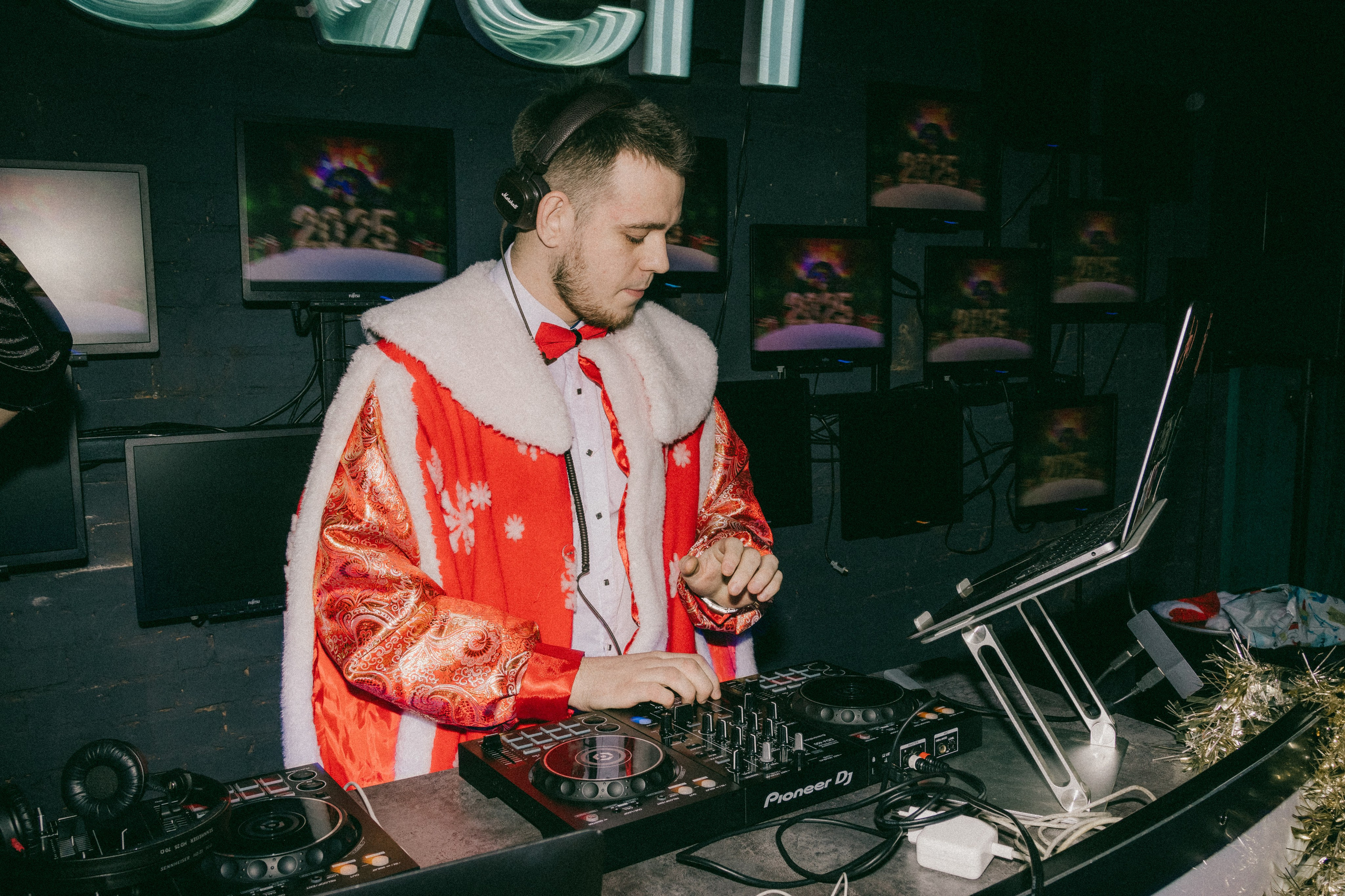 SEVEN bar — New Year