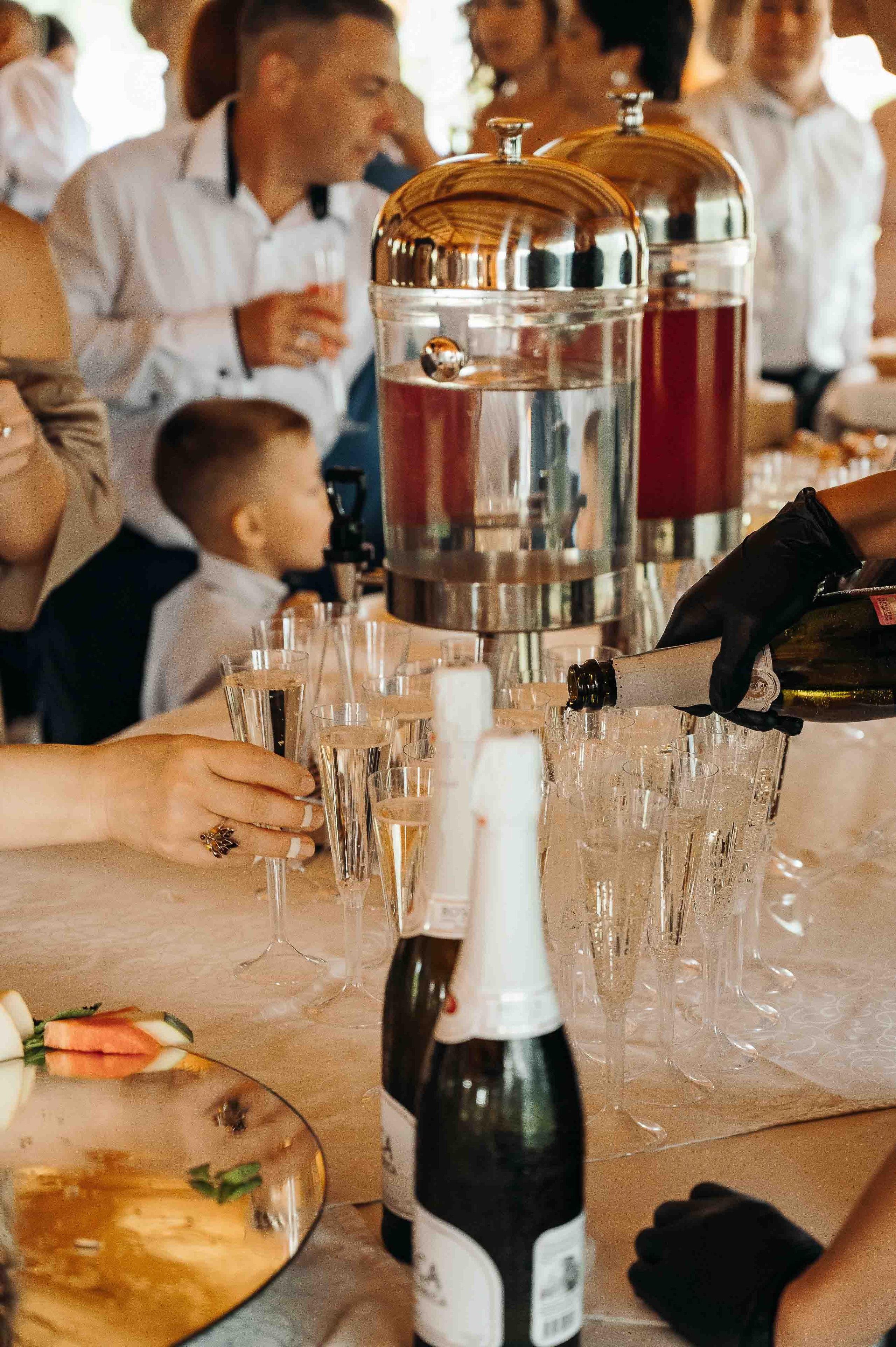 Совместные сборы в отеле. Свадебный и семейный фотограф в Котласе Никита Попов