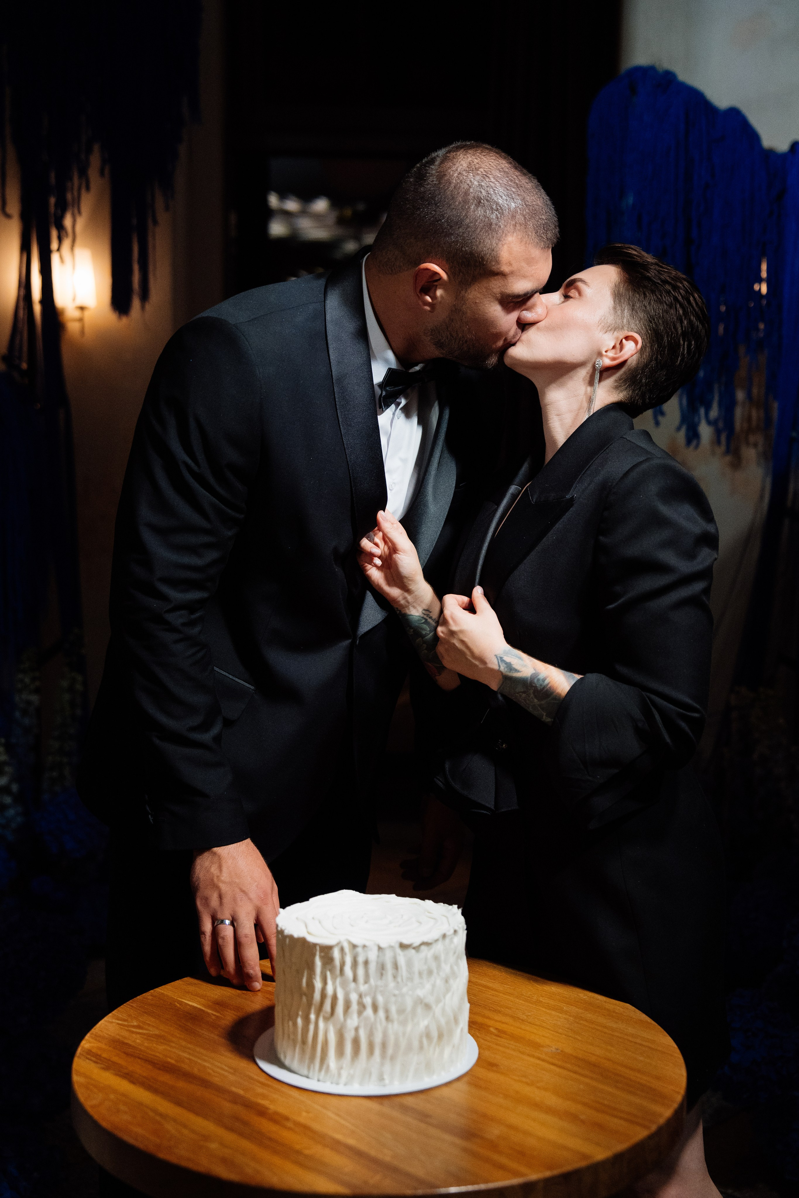 Свадьба в сошиал клабе. Свадебный фотограф организатор в Санкт-Петербурге Ассоль Опарина