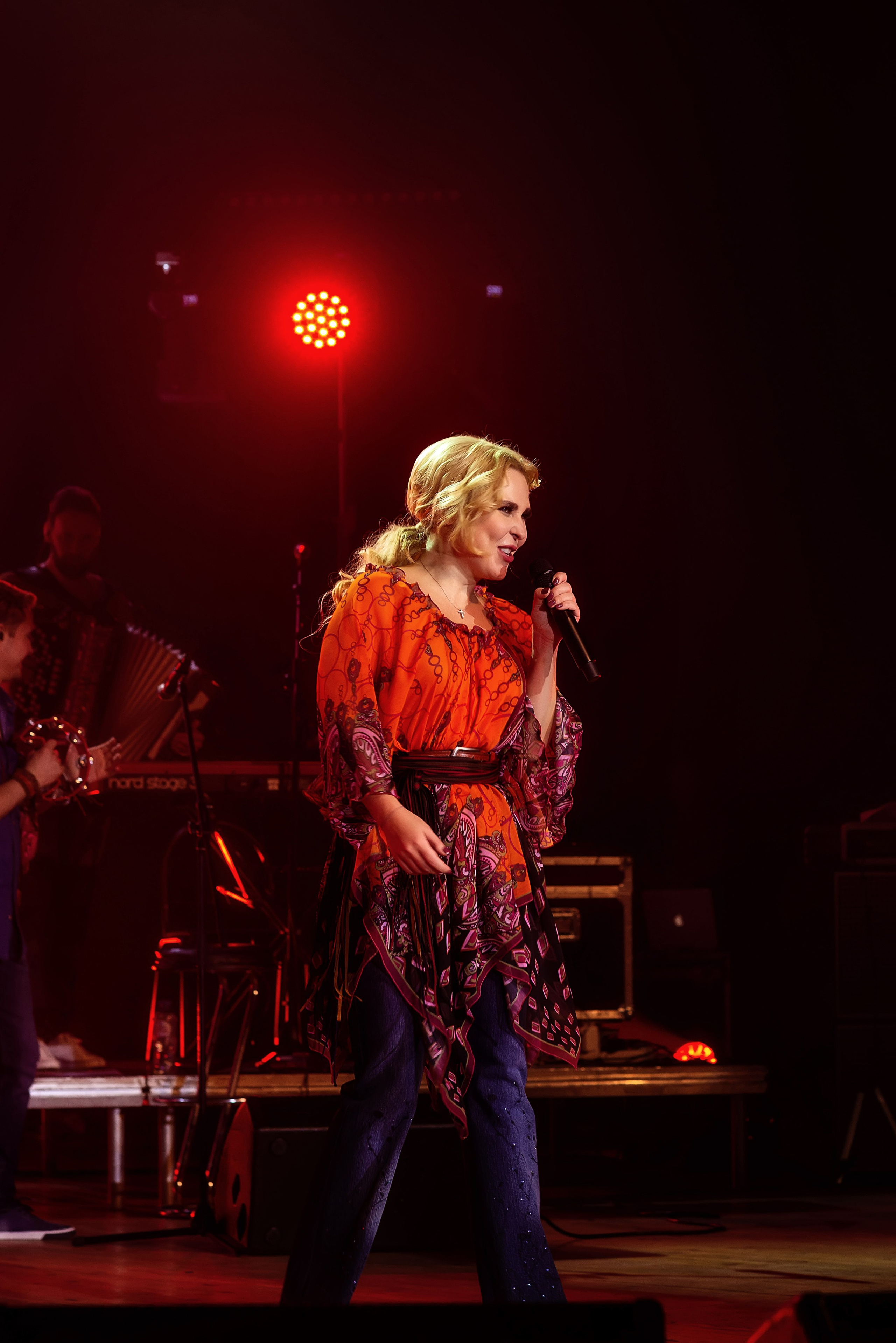 Концерт Пелагеи. Школьный, фэшн фотограф в Тюмени и в России Ирина Королева