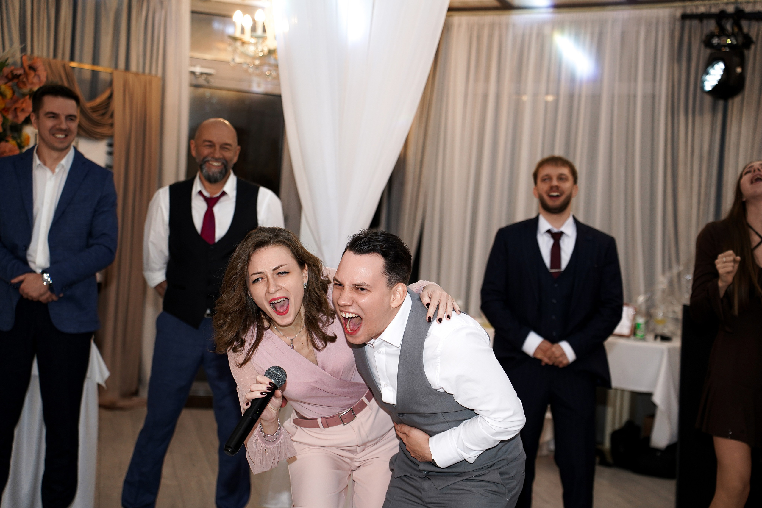 Свадебный банкет в беседке. Свадебный фотограф в Ростове-на-Дону. Таинство Крещения и Венчания, семейные фотосессии. Алёна Чёботова