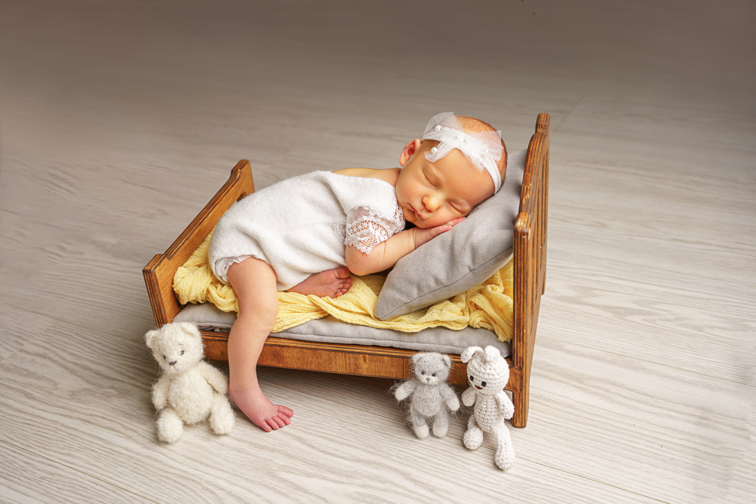 Мой любимый деревянный реквизит - кроватка