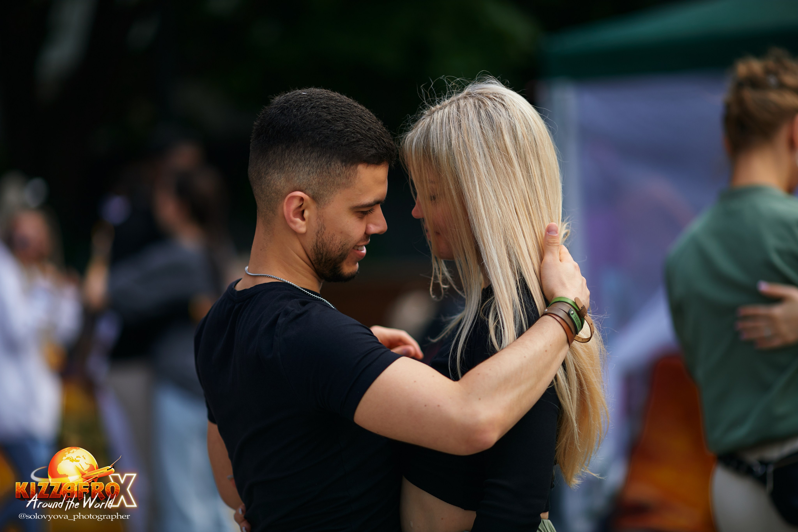 OPEN-AIR KizzAfro. Свадебный фотограф