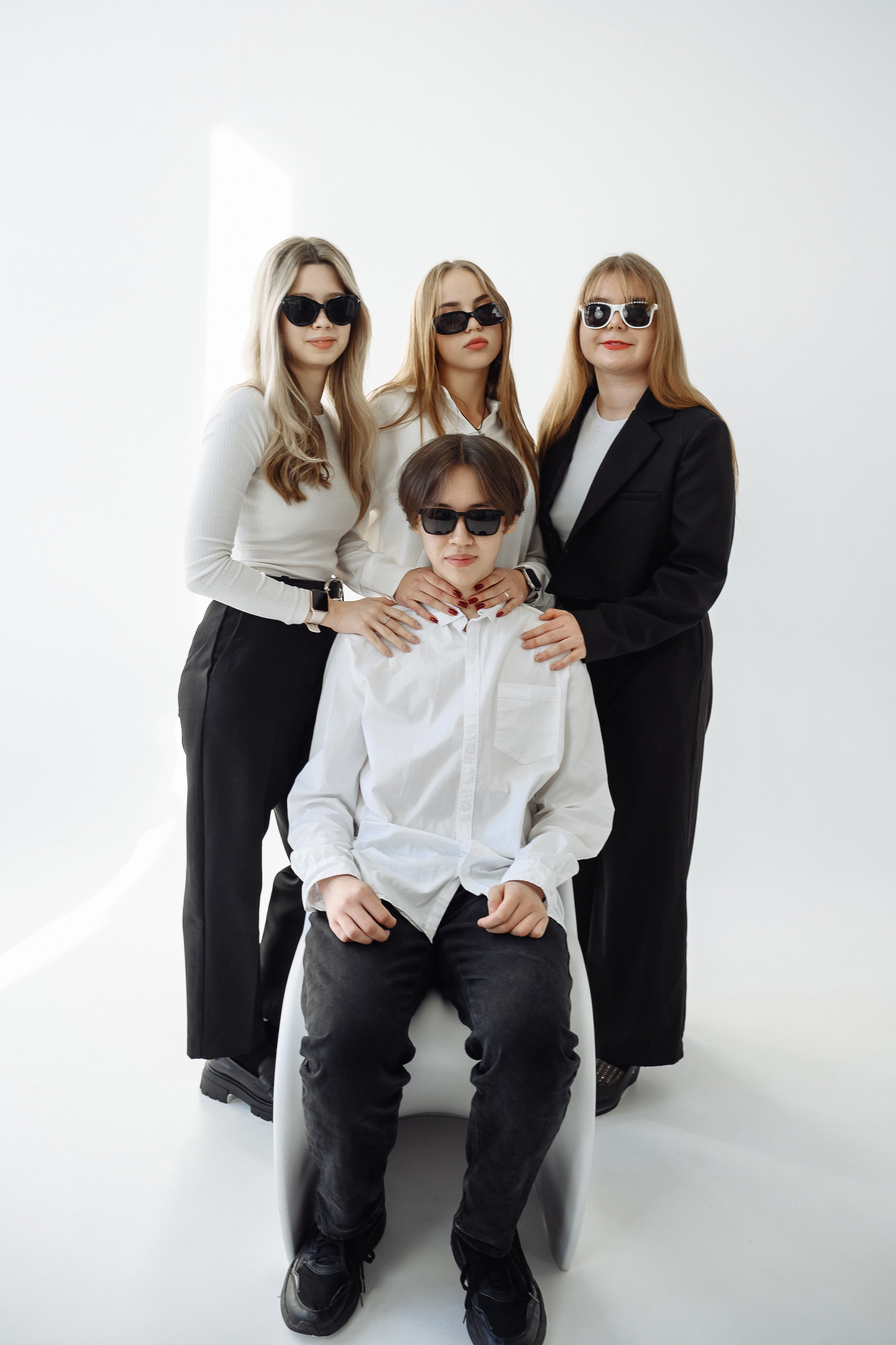 ВЫПУСКНИКИ 11 КЛАСС. МАРГАРИТА КУДРЯШОВА СВАДЕБНЫЙ И СЕМЕЙНЫЙ ФОТОГРАФ ТВЕРЬ МОСКВА