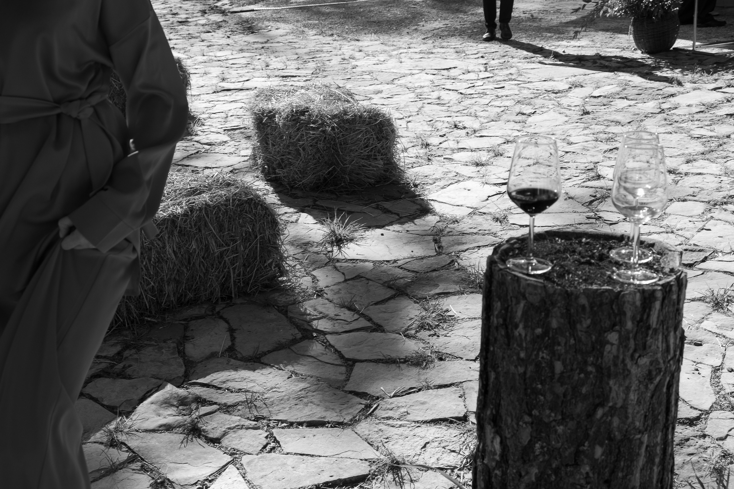 Свадебная съемка в лесном домике с видом на реку. Свадебный фотограф Элли Федосеева