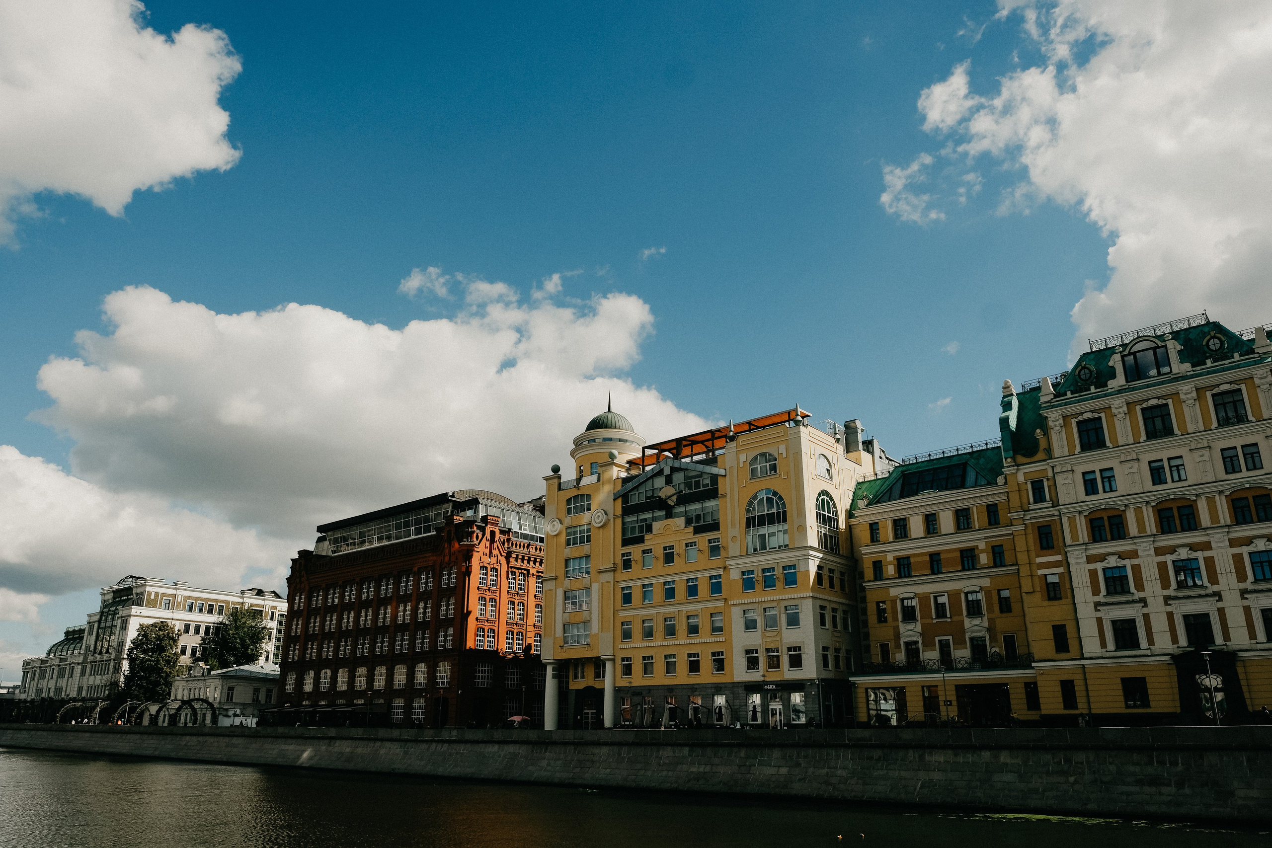 Солнце на Красном Октябре. Свадебный фотограф Александра Тюлякова