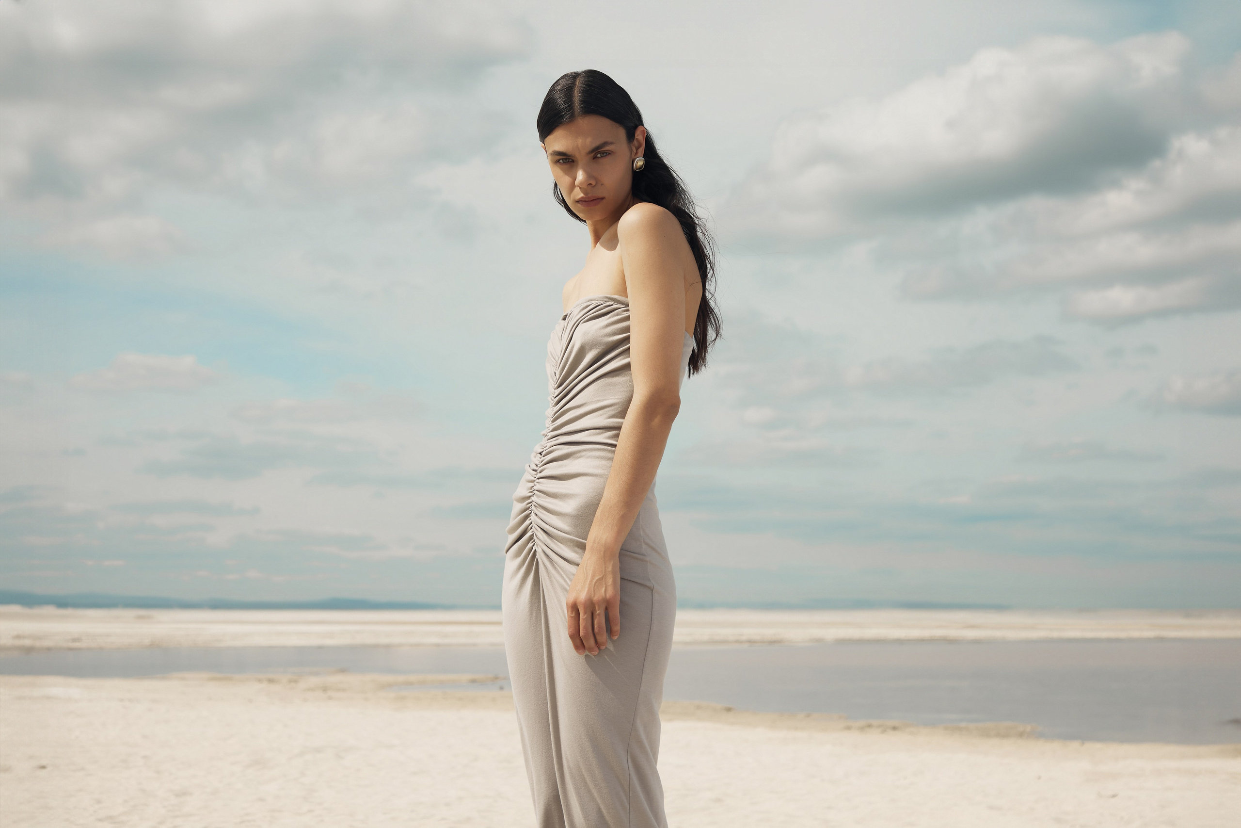 Арт-fashion фотосъёмка «Пески – pt. 2» от Полины Юриной: эстетика песчаных текстур, стиль и вдохновение для брендов и портфолио. Юрина Полина, фотограф из Екатеринбурга