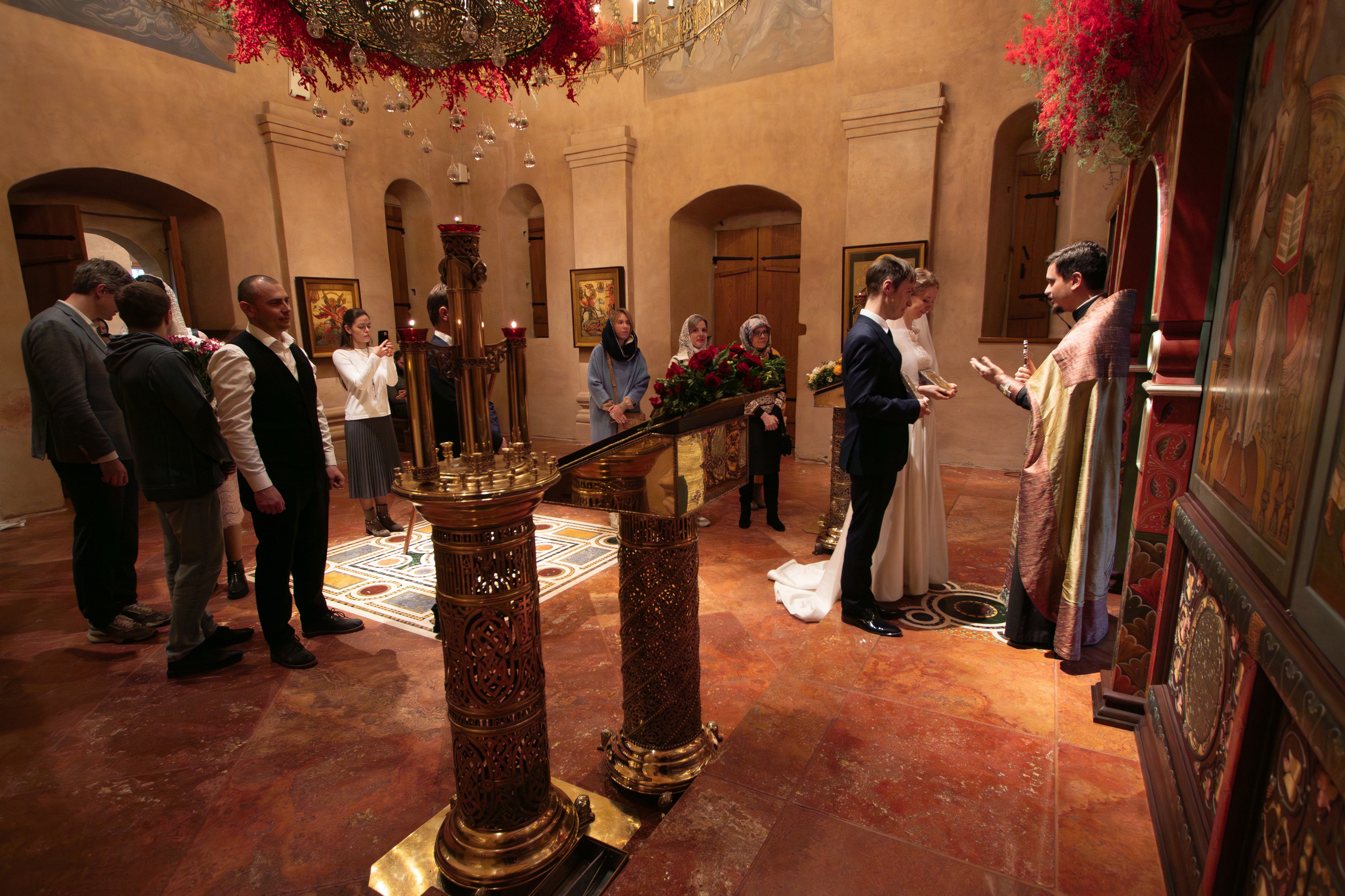 Венчание в храме Антипы Пергамского, стиль «ORWO UT21». Фотограф на крещение/венчание