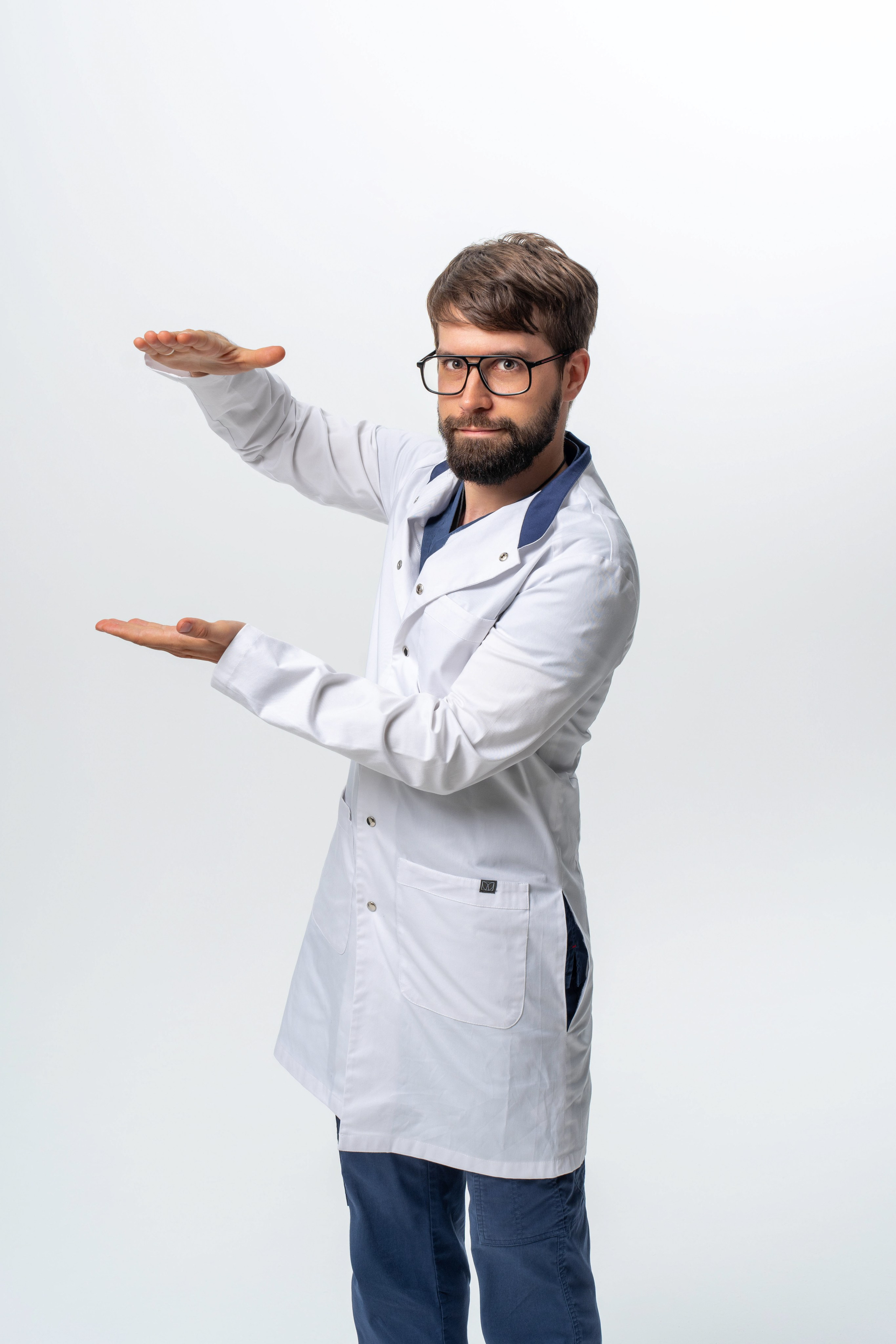 Фотосессия для лор врача в фотостудии в Москве